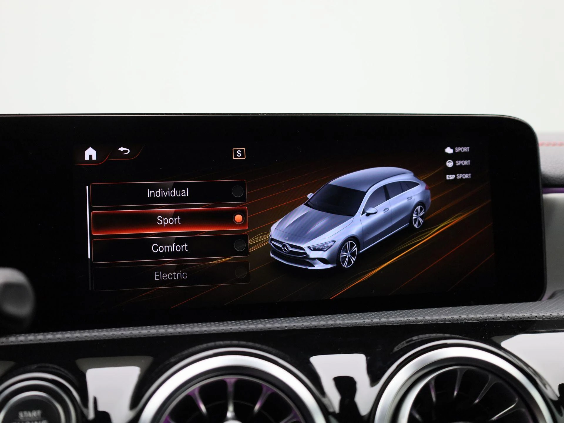 Mercedes-Benz-CLA-image-25