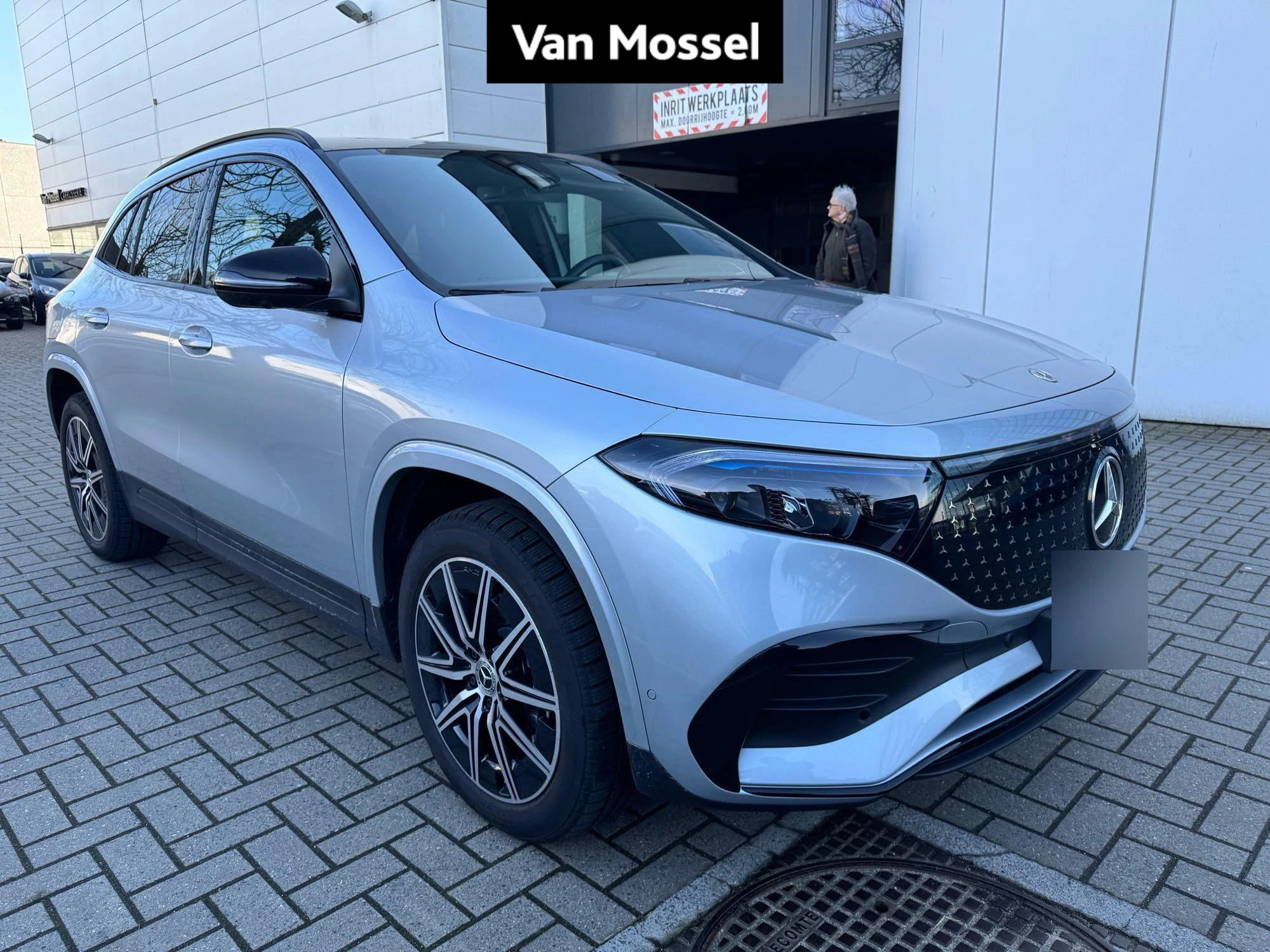 Mercedes-Benz-EQA-image-0