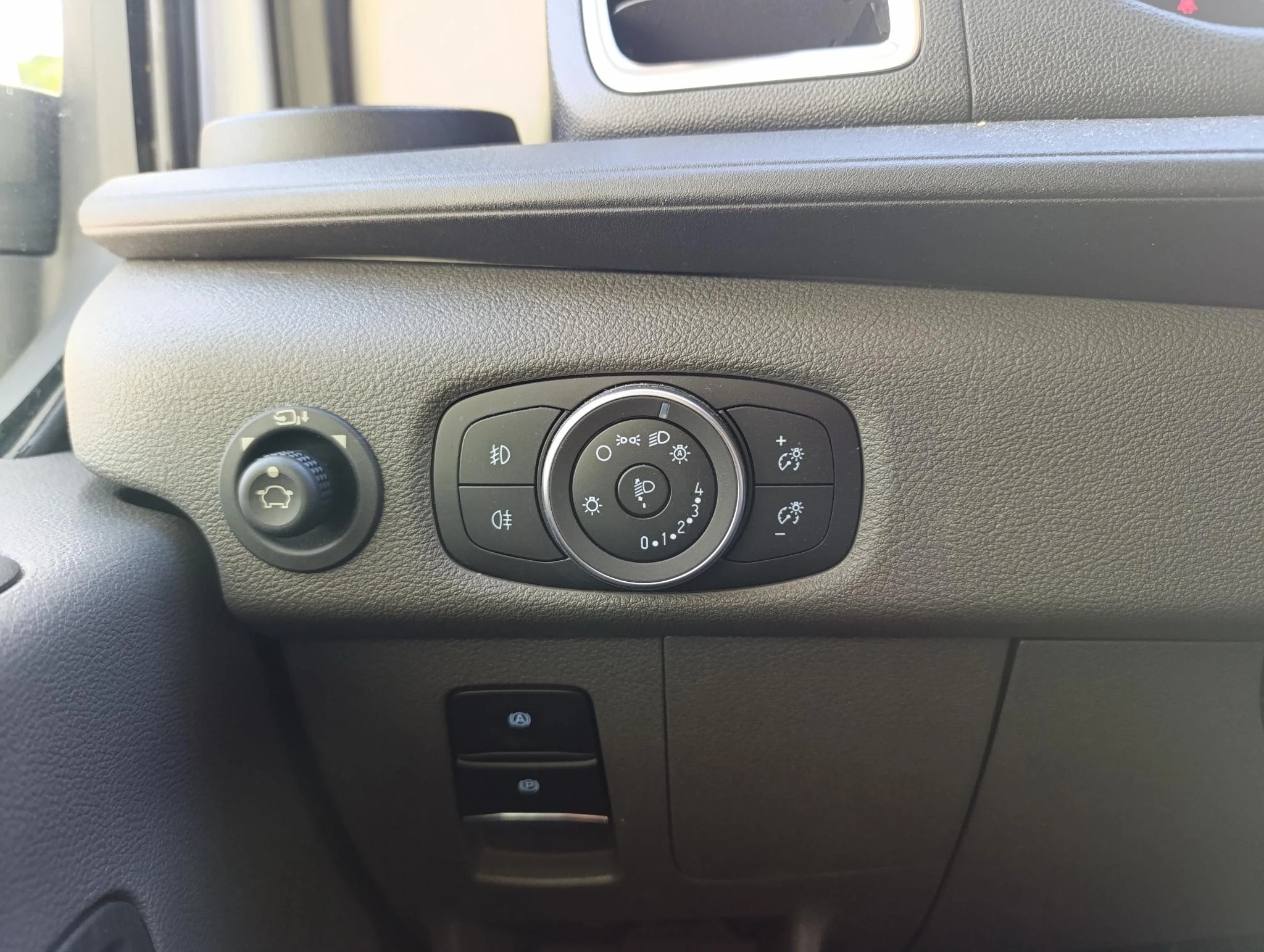 Ford-E-Transit-image-14