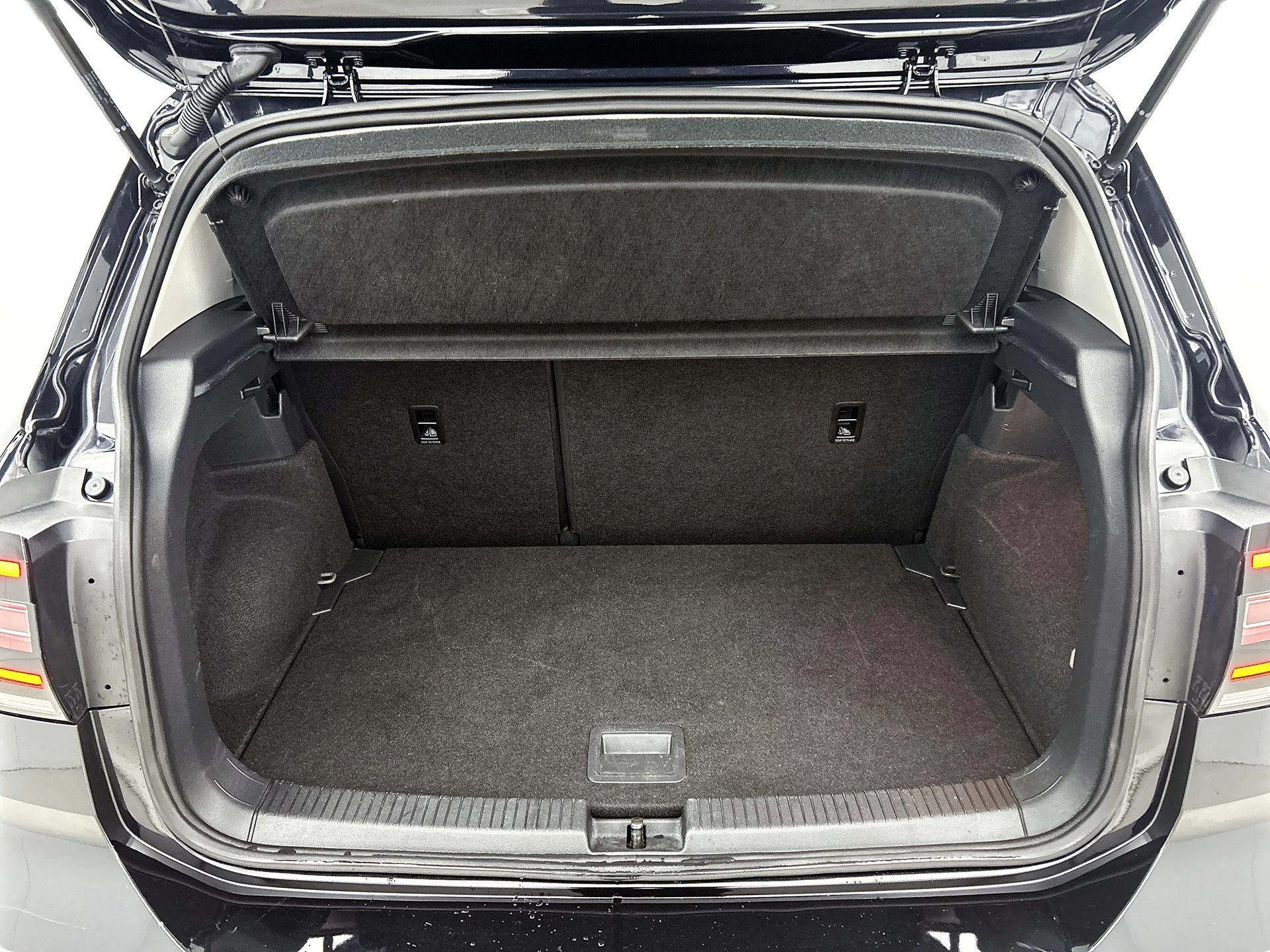 Volkswagen-T-Cross-image-16