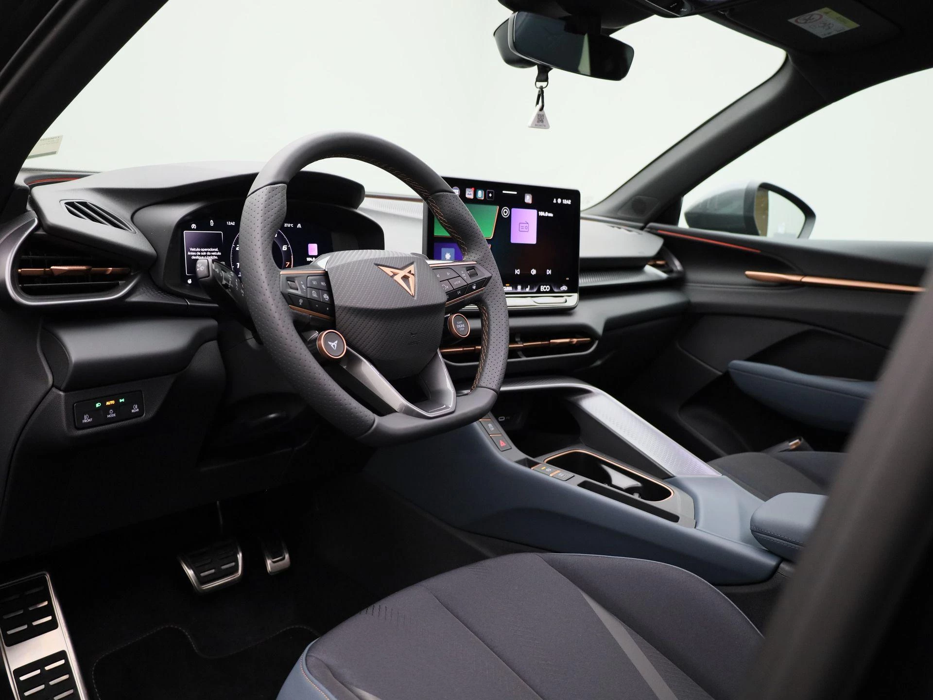 CUPRA Terramar 1.5 TSI e-Hybrid Business