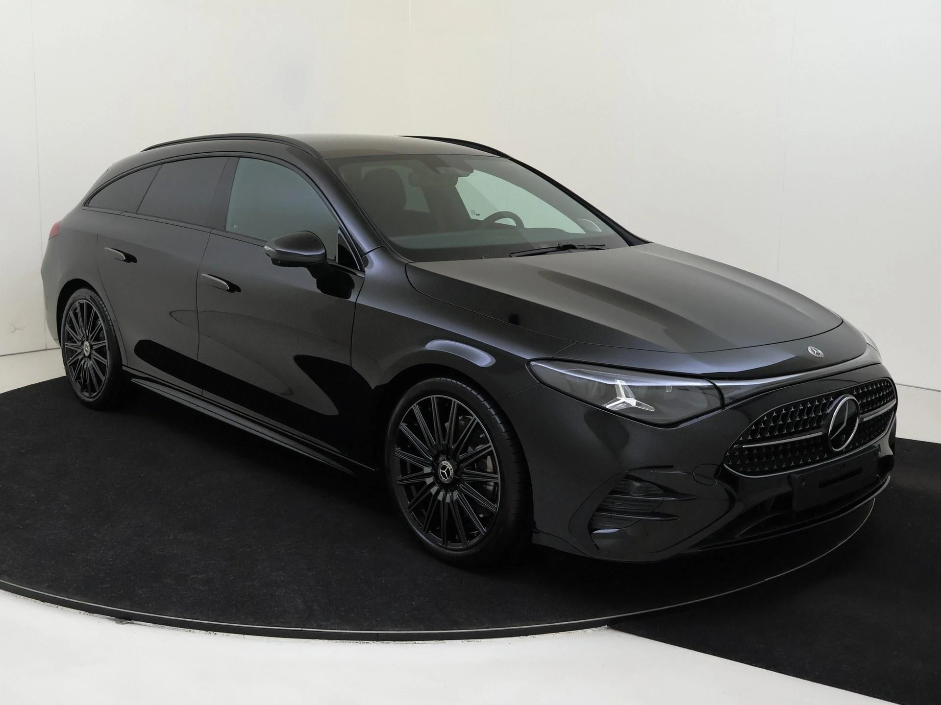 Mercedes-Benz-CLA-image-2