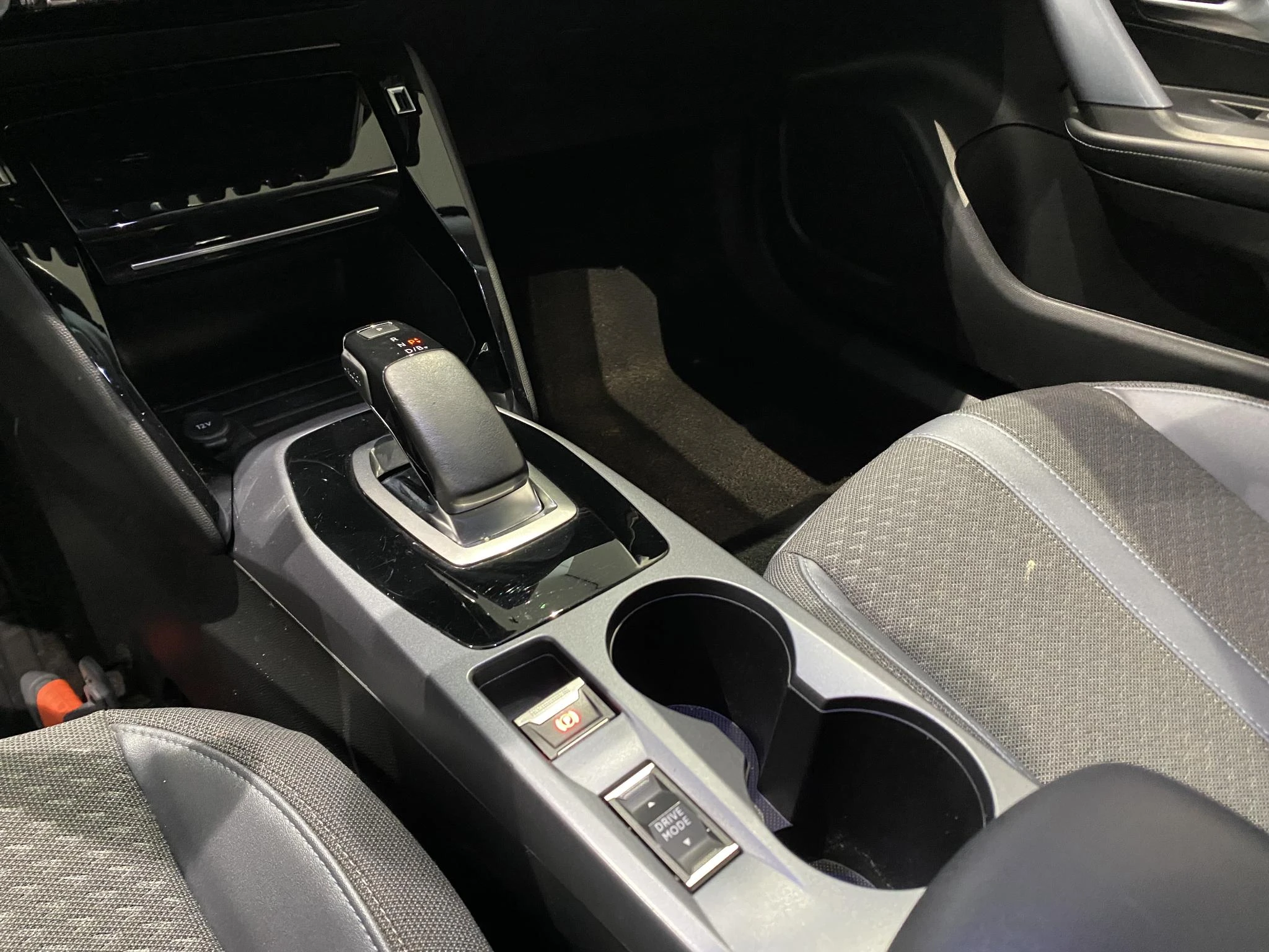 Peugeot-e-2008-image-15