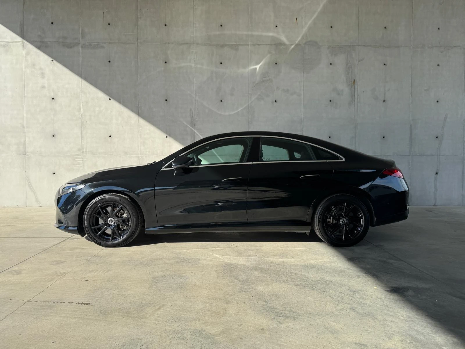 Mercedes-Benz-CLA-image-2