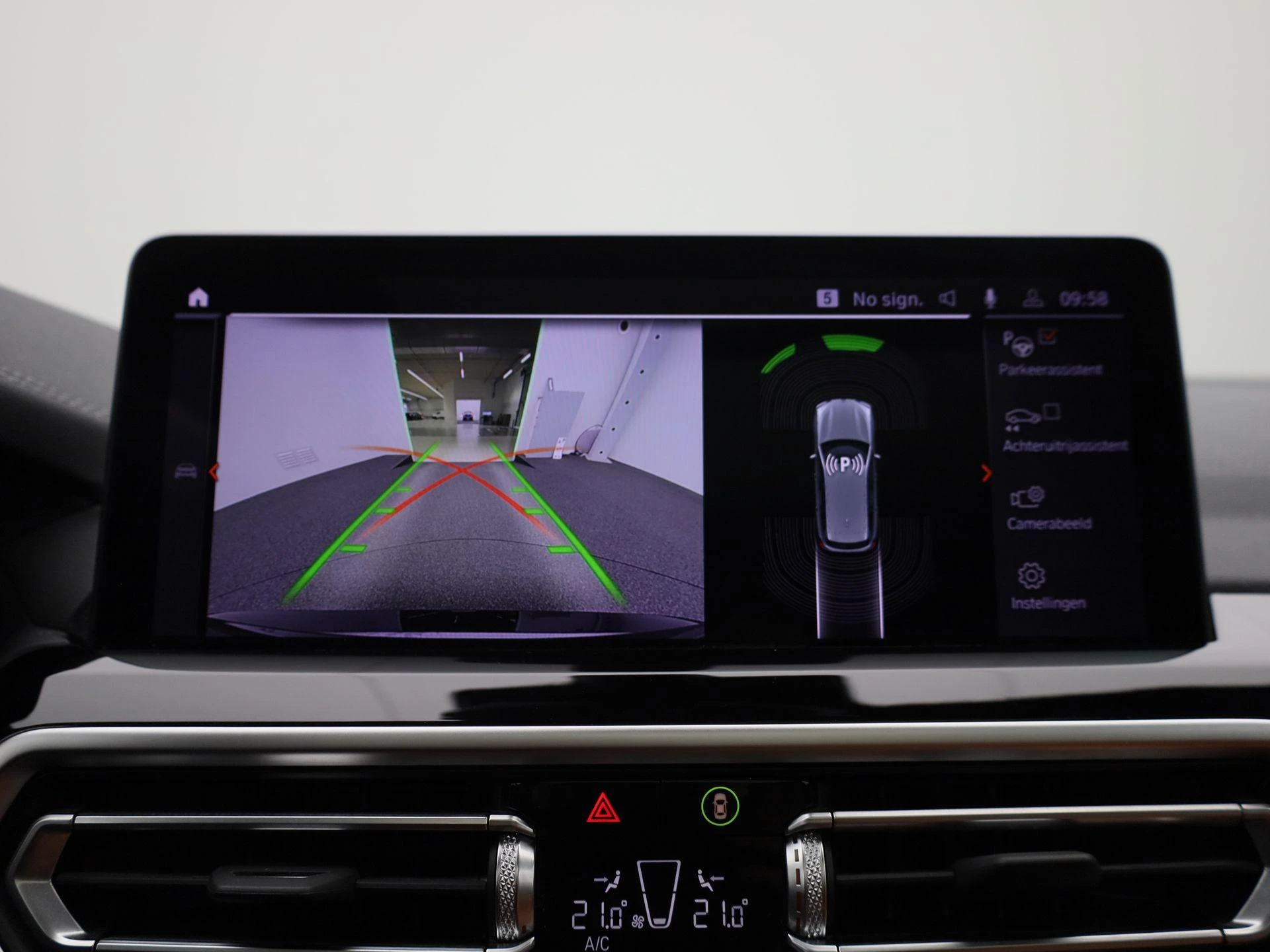 BMW-iX3-image-31