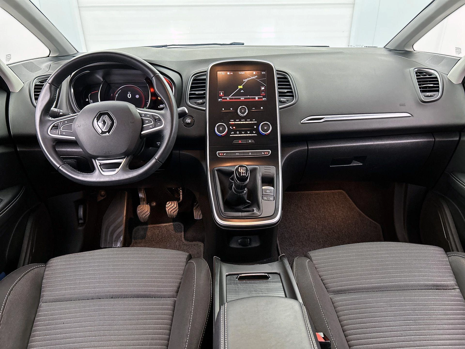 Renault-Grand Scénic-image-21