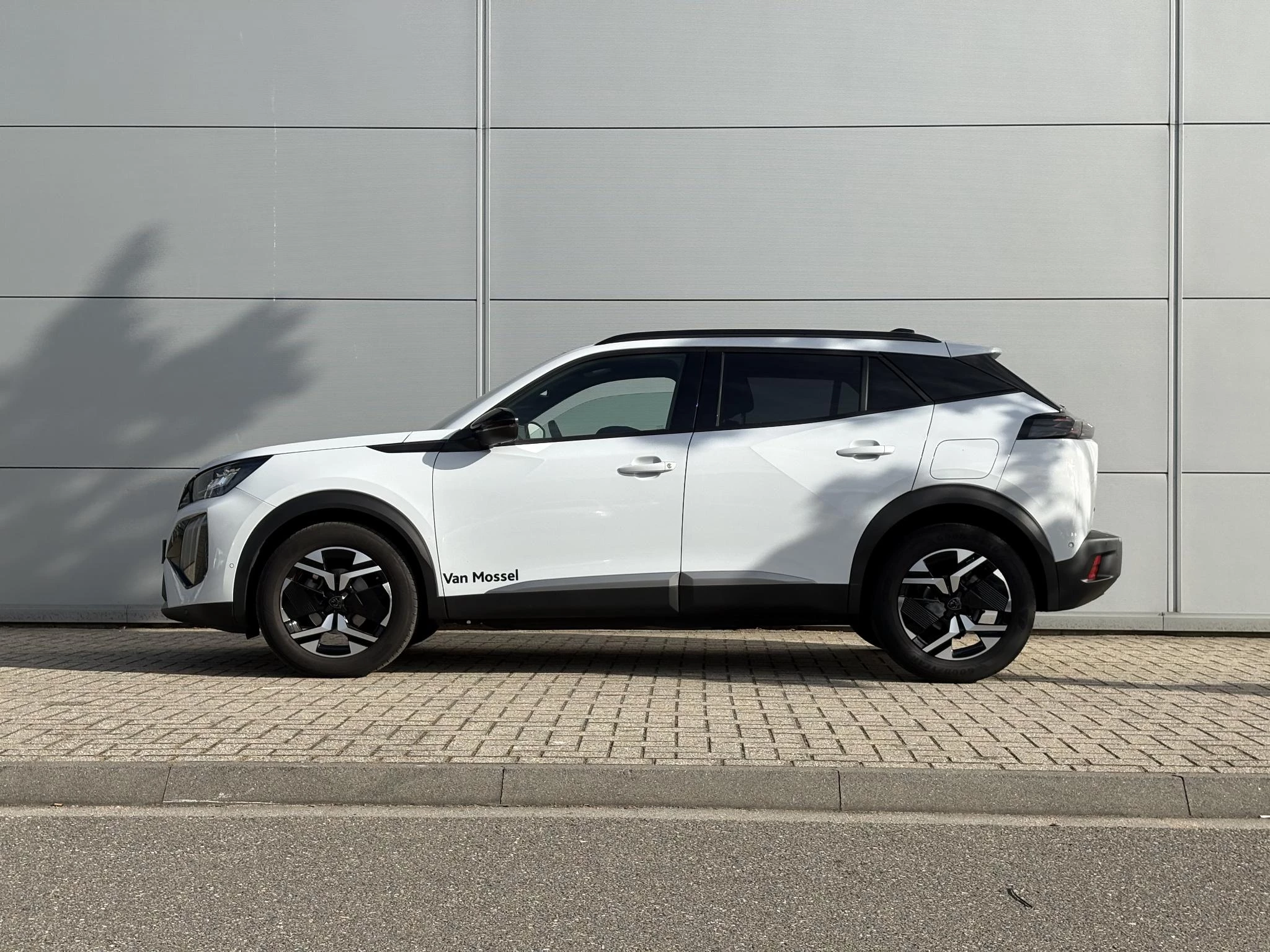 Peugeot-2008-image-2