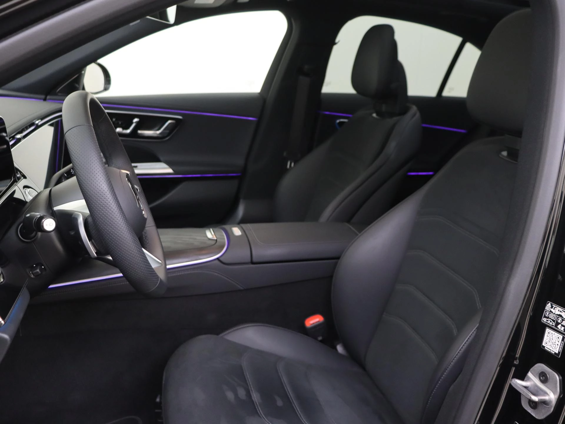 Mercedes-Benz-E-Klasse-image-10