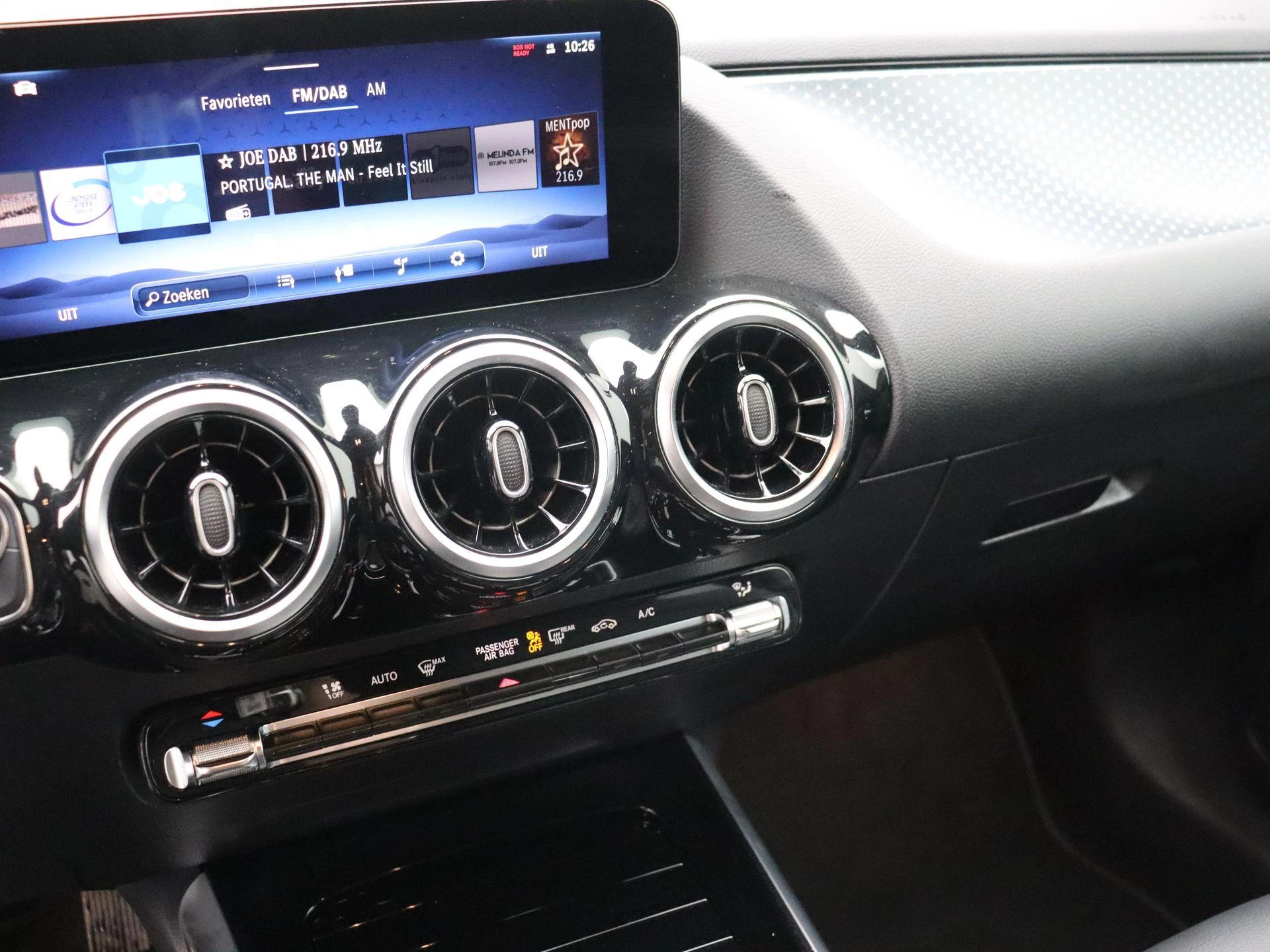 Mercedes-Benz B-Klasse 180 d Business Line + CARPLAY + LED + CAMERA +
