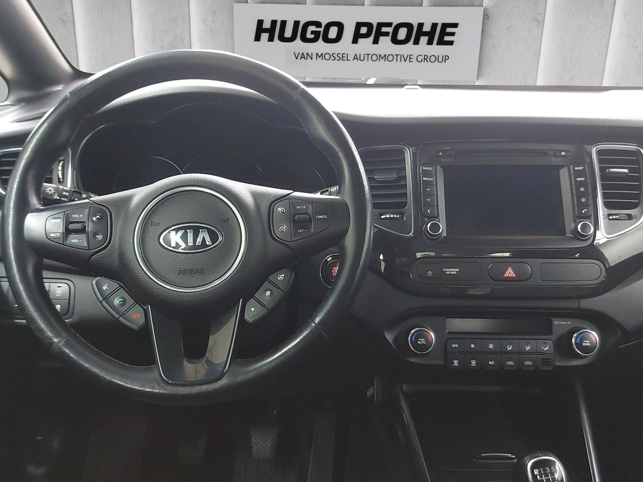Kia-Carens-image-11