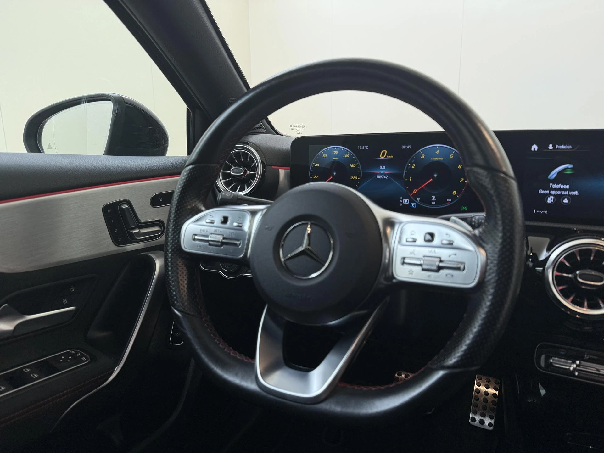 Mercedes-Benz-A-Klasse-image-9