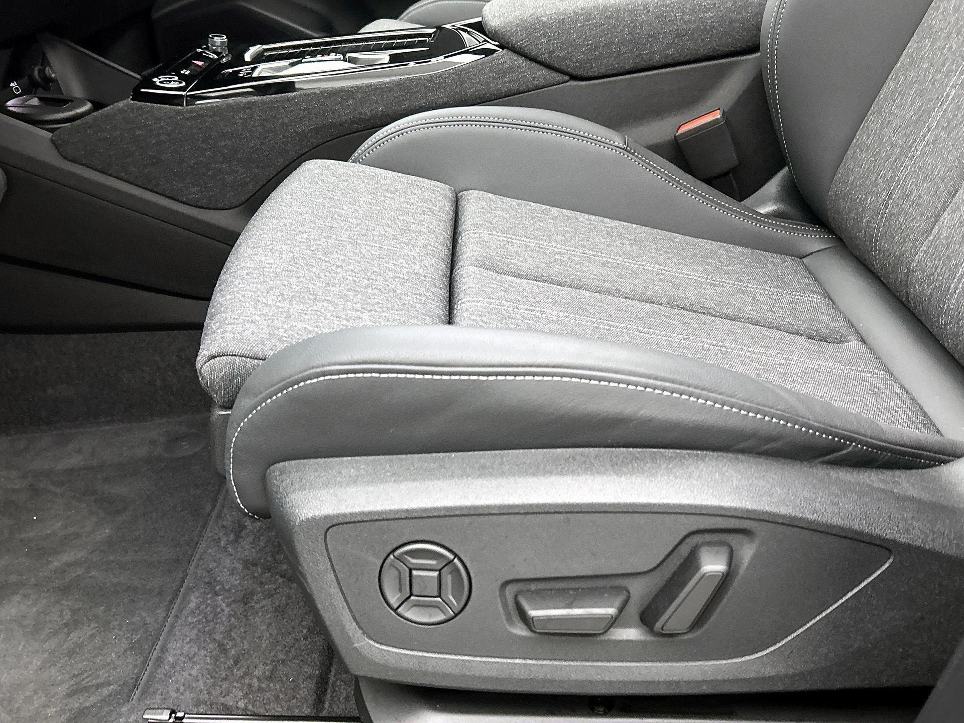 Audi-Q6 e-tron-image-30