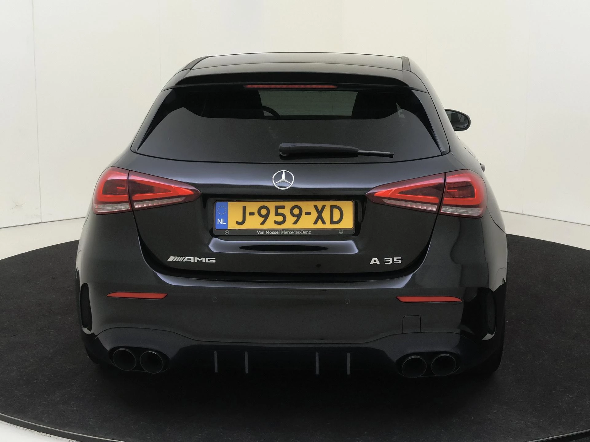 Mercedes-Benz A-Klasse AMG 35 4MATIC Edition 1