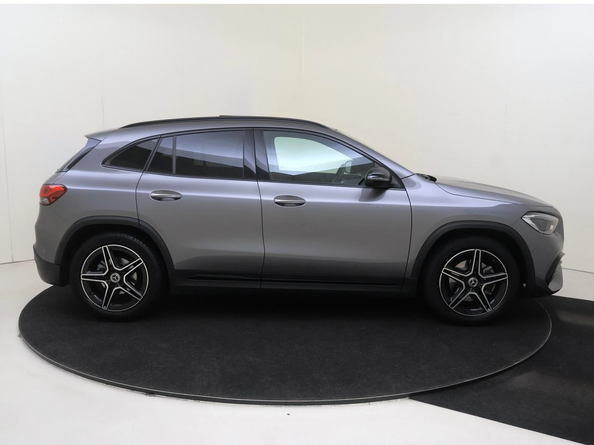 Mercedes-Benz GLA 200 Business Solution AMG