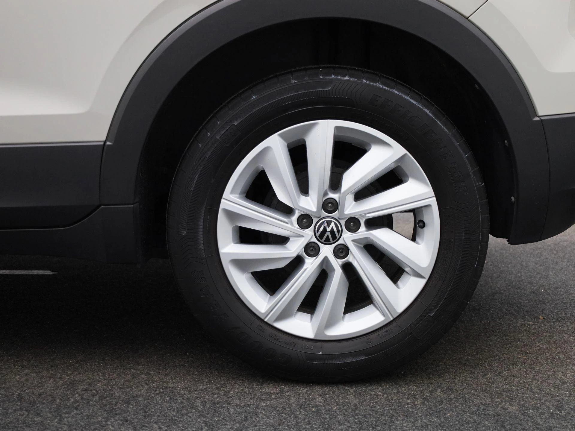 Volkswagen-T-Cross-image-12