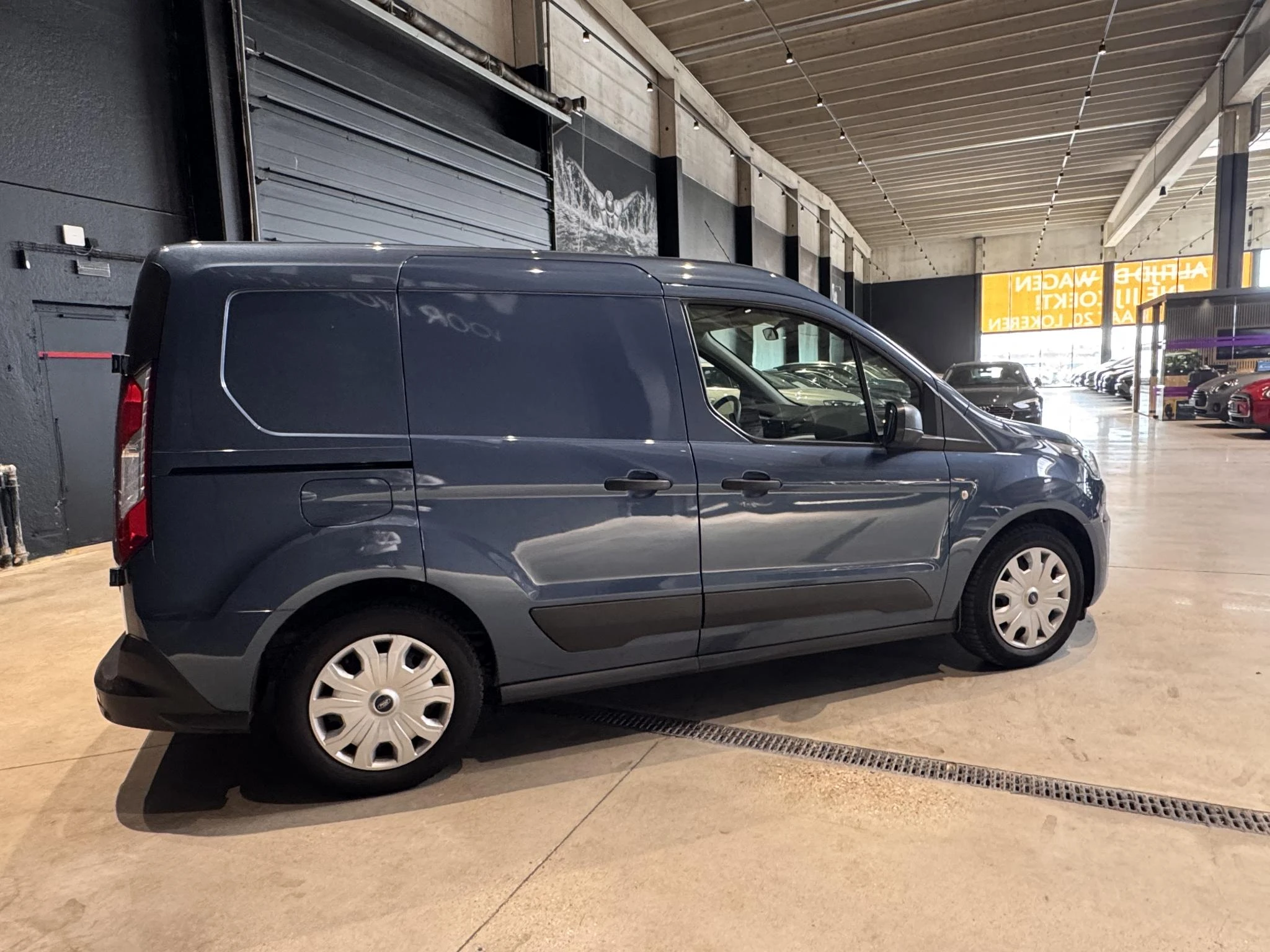 Ford-Transit Connect-image-3