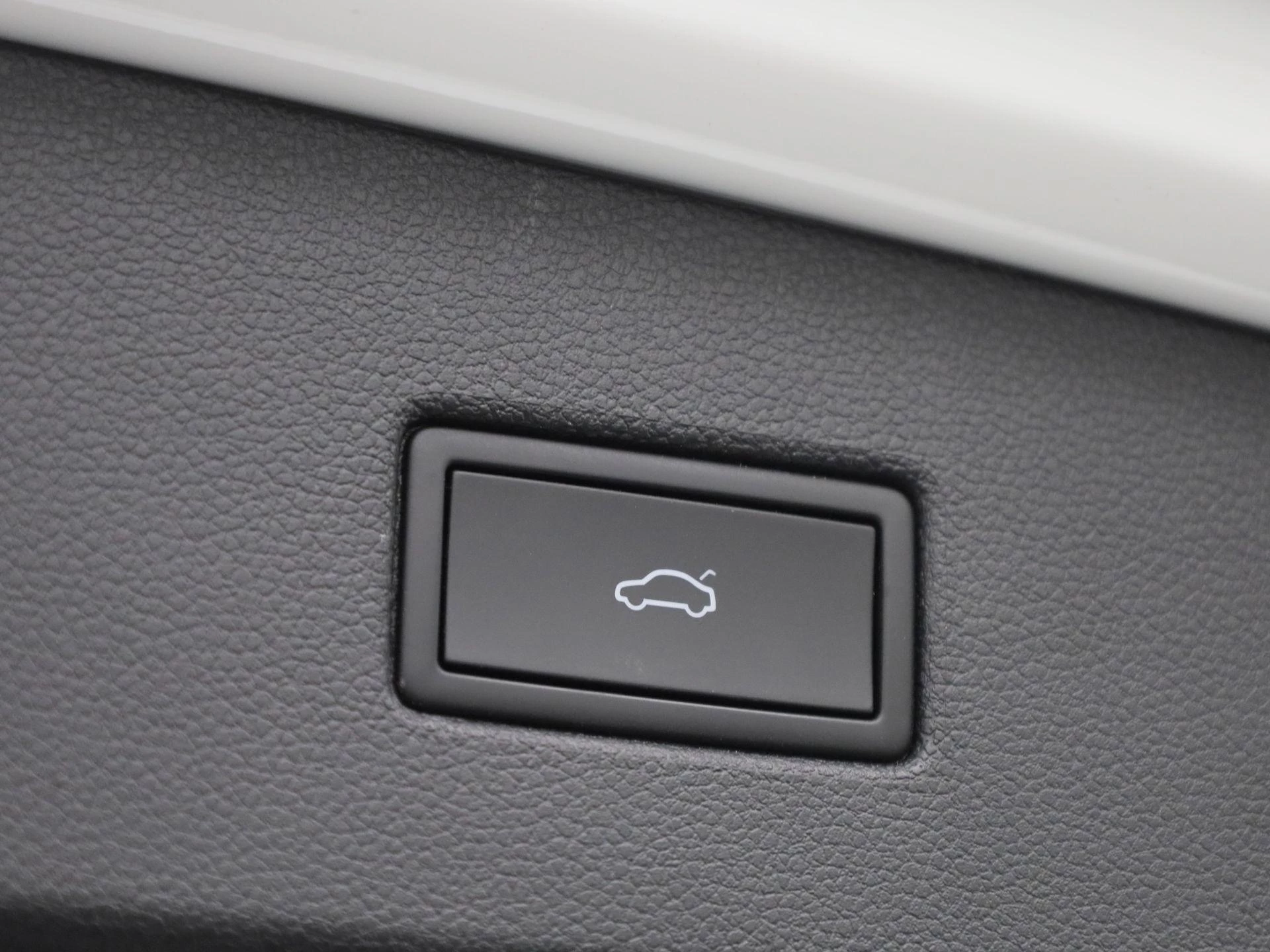 Volkswagen-Tiguan-image-14