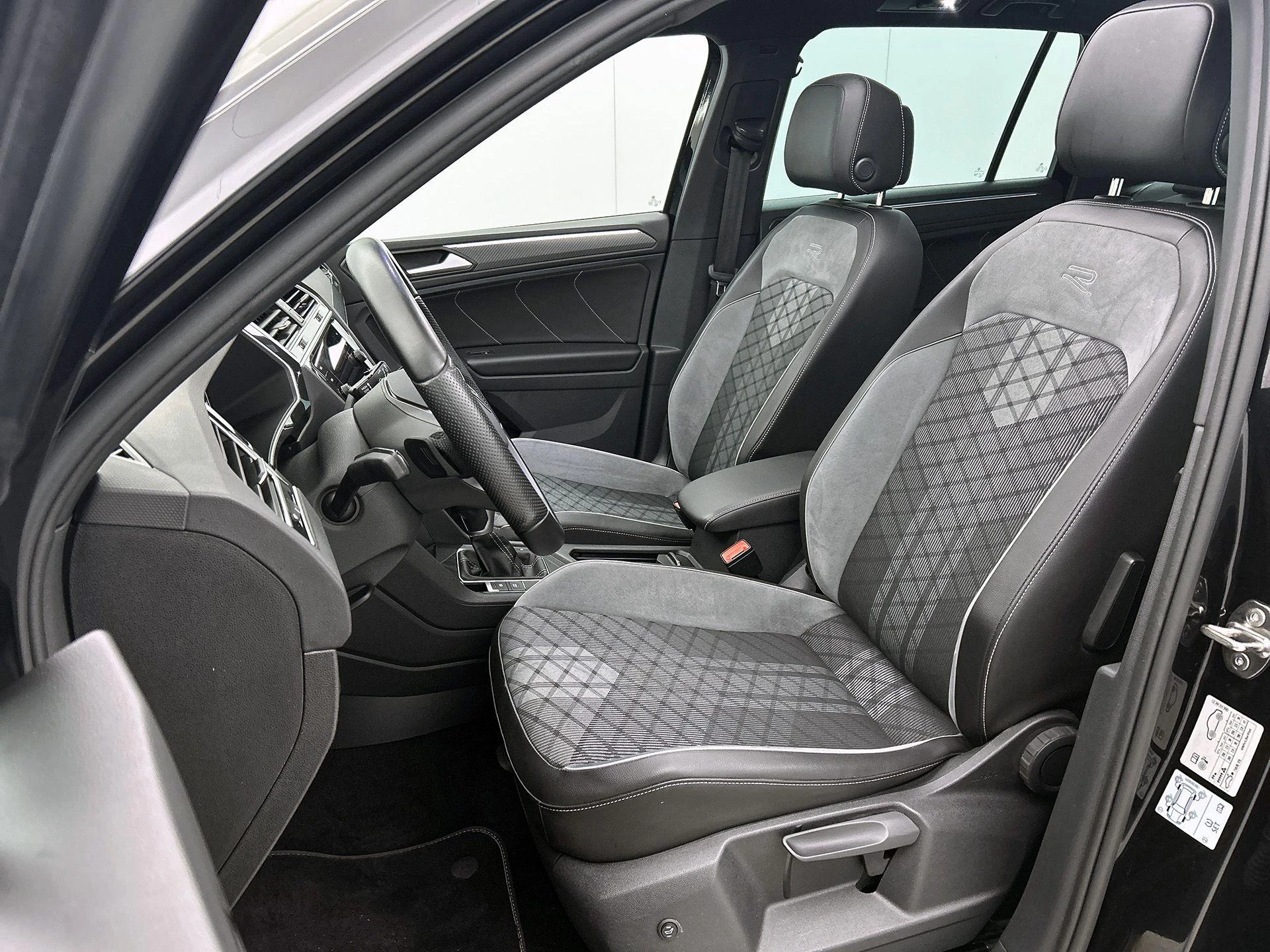 Volkswagen-Tiguan-image-44