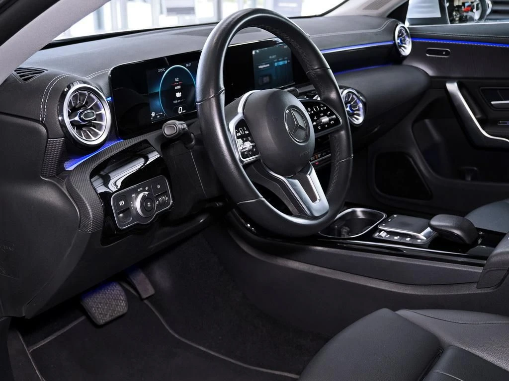 Mercedes-Benz-CLA 250 e-image-10