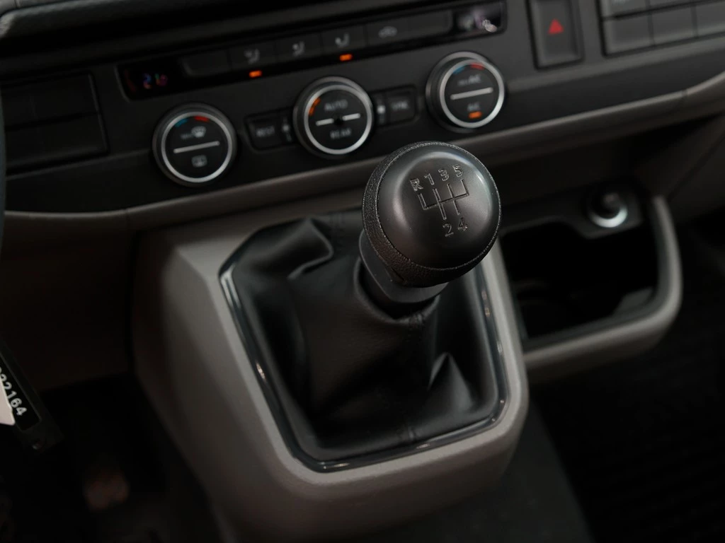 Volkswagen Transporter T6.1 Caravelle 2.0 TDI Navi/RFK