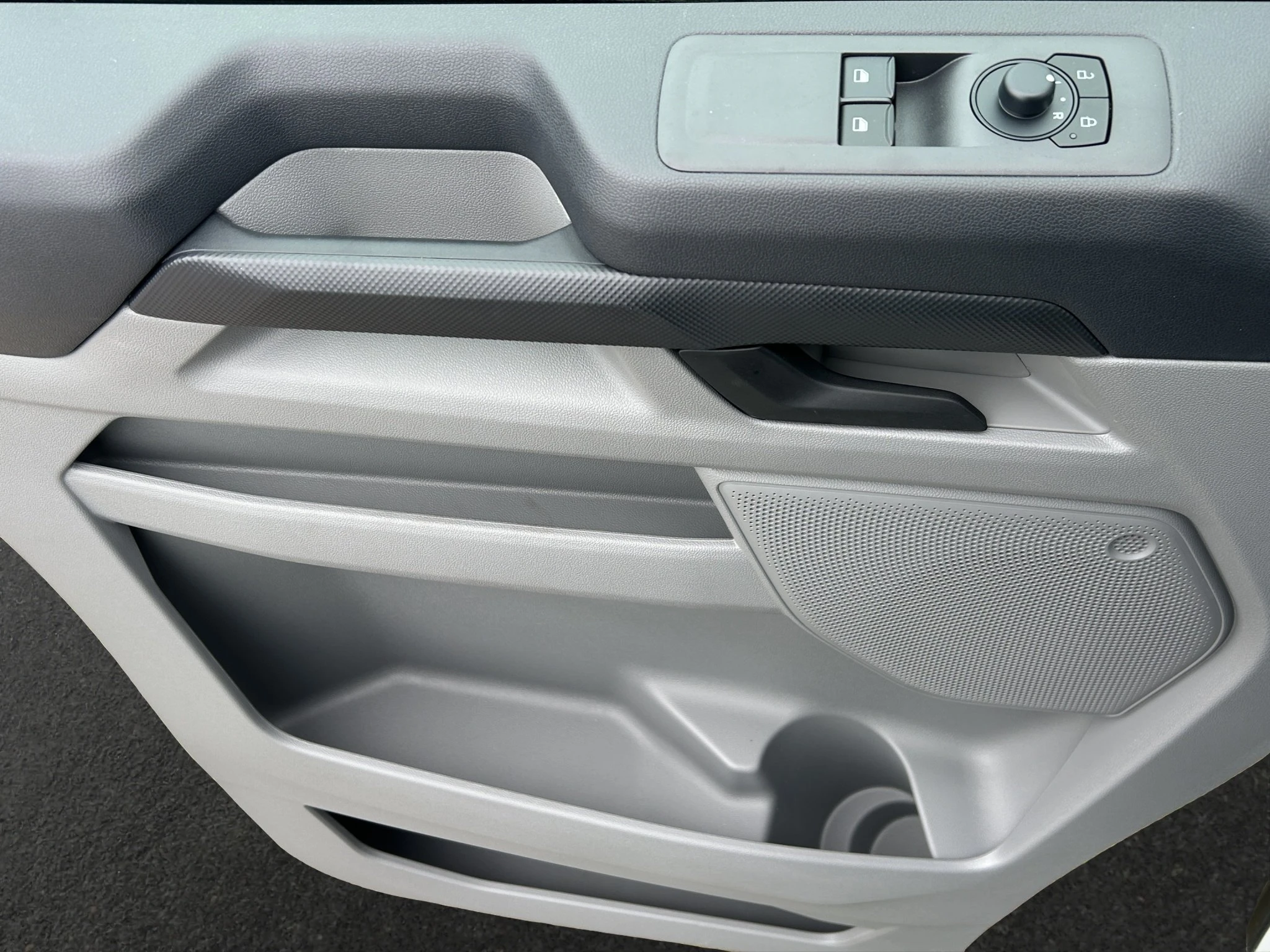 Ford-Transit Custom-image-14