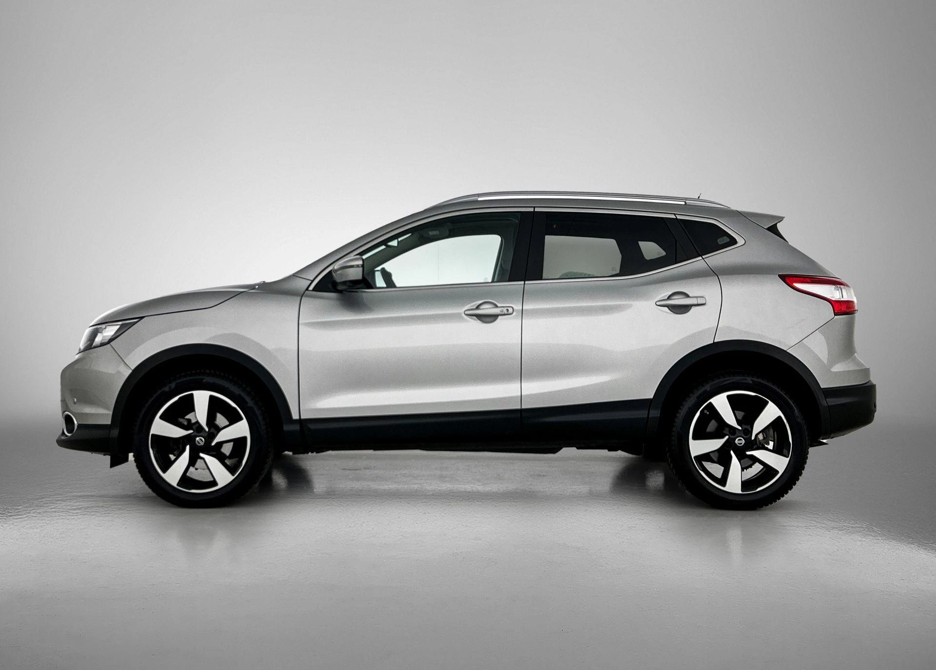 Nissan QASHQAI 1.6 Connect Edition