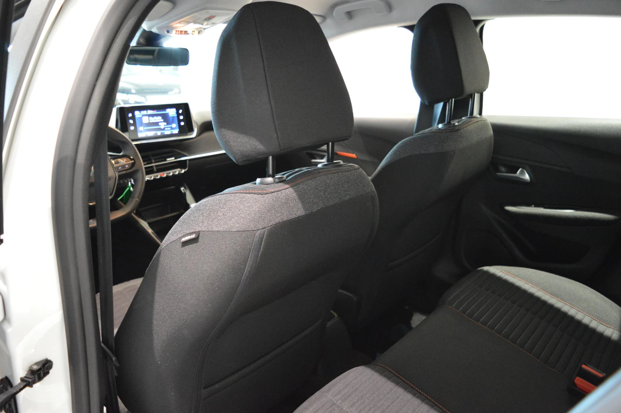 Peugeot-208-image-10