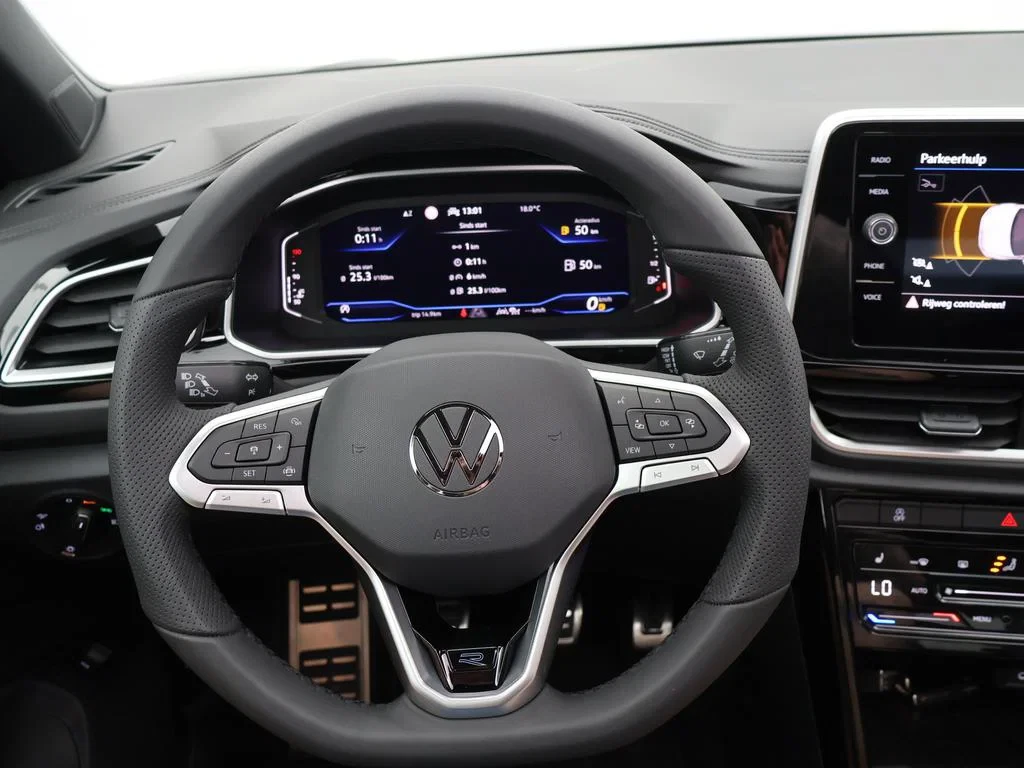 Volkswagen-T-Roc-image-22