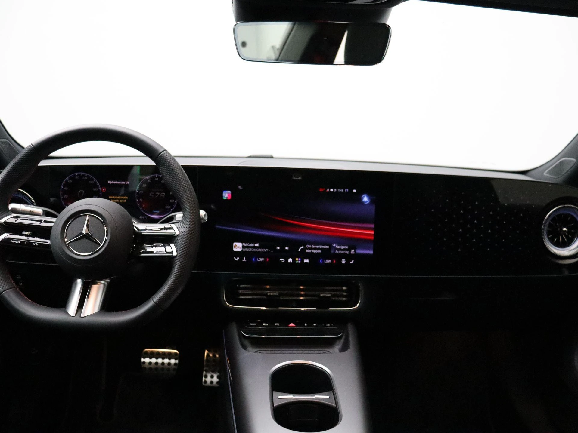 Mercedes-Benz-CLA-image-23