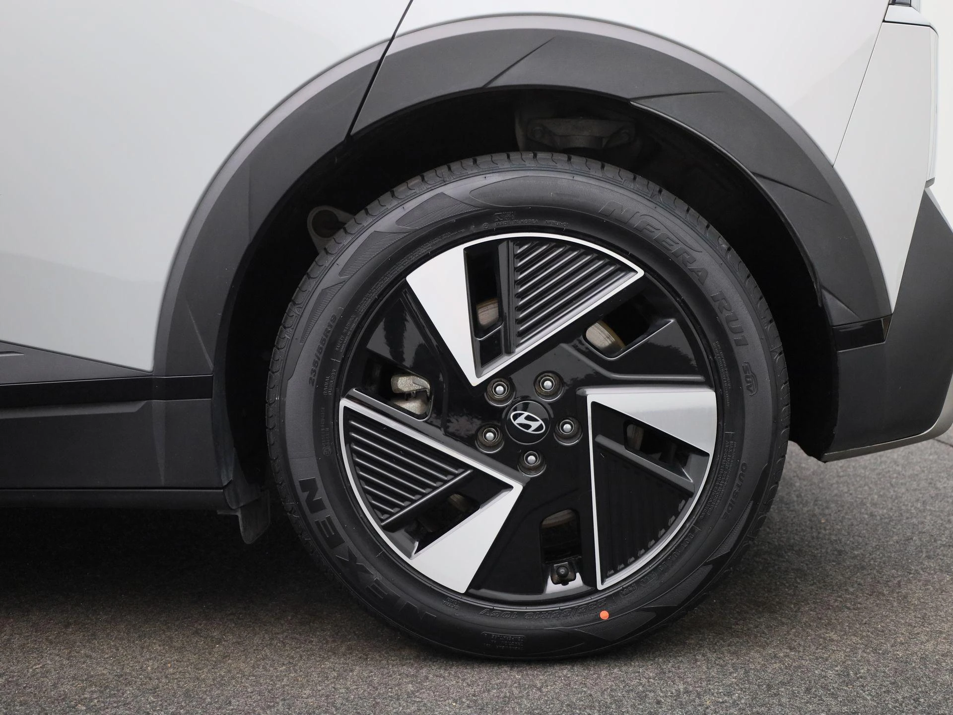 Hyundai-IONIQ 5-image-12