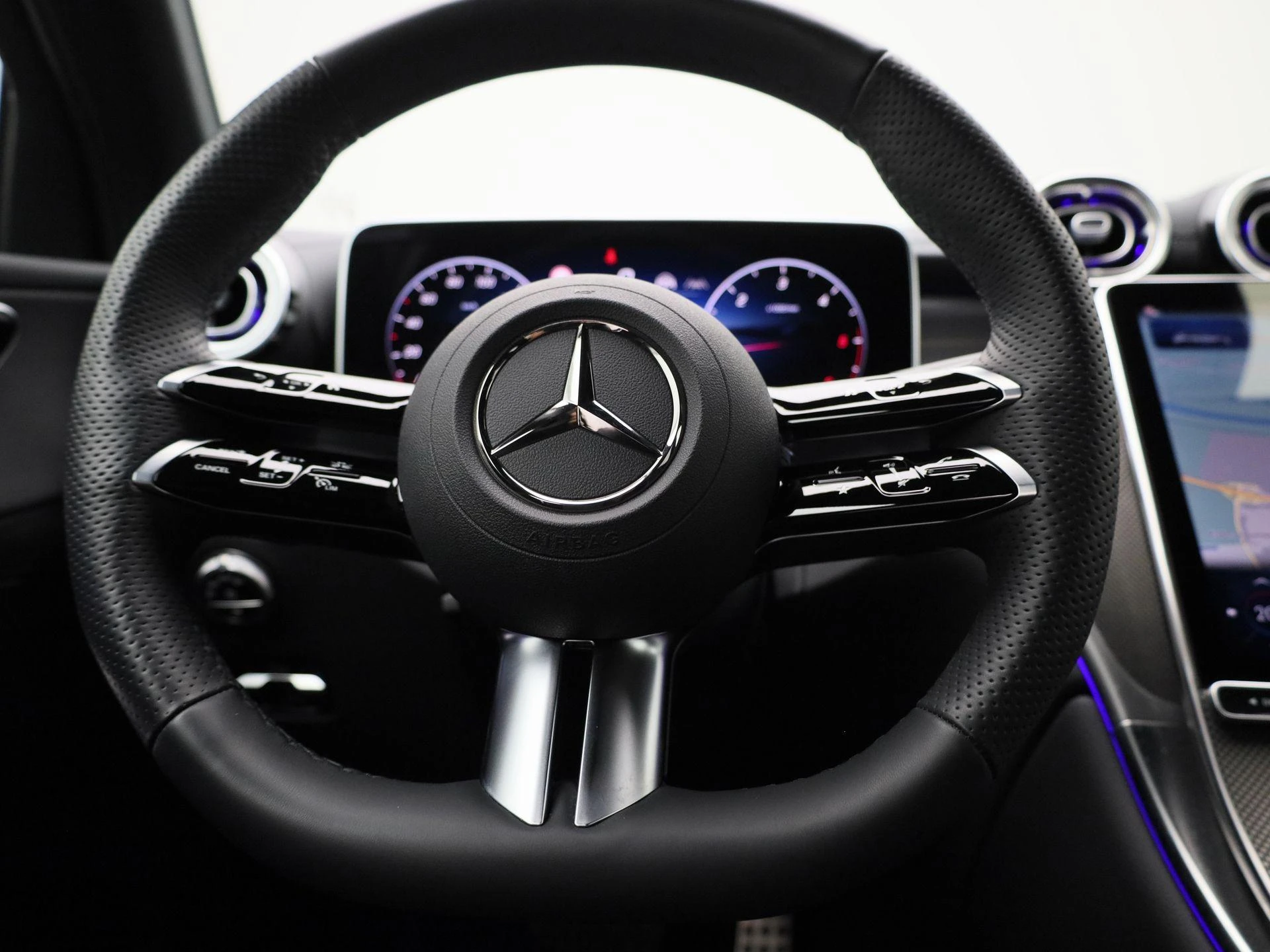 Mercedes-Benz-GLC-image-6