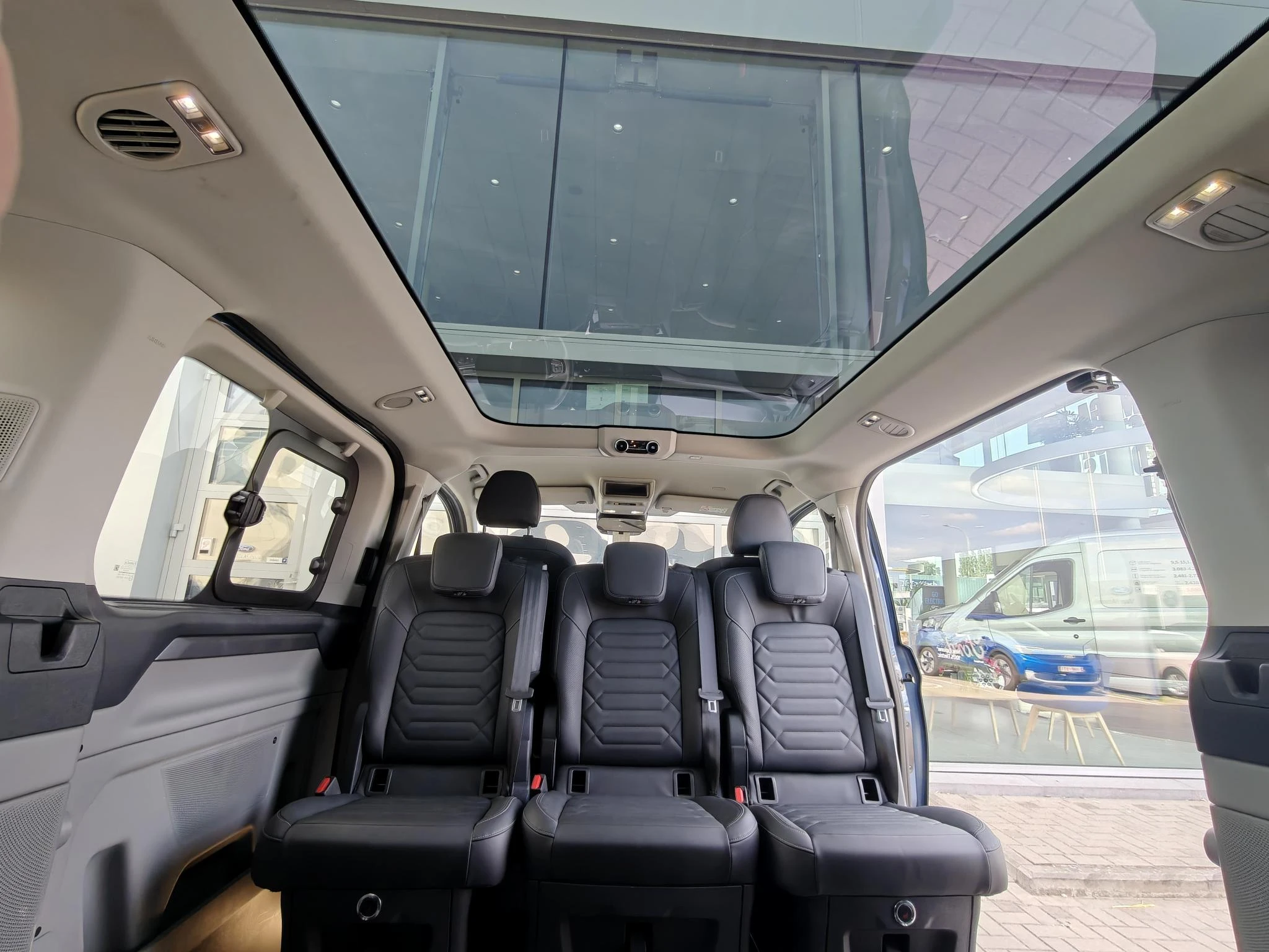 Ford-Tourneo Custom-image-11