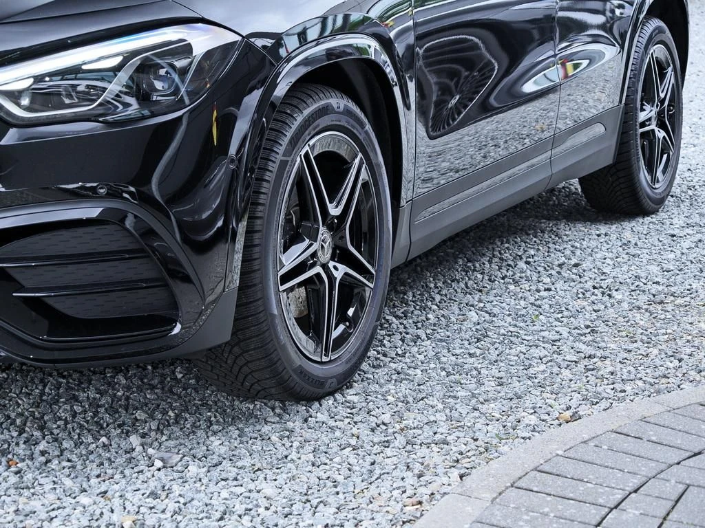 Mercedes-Benz-GLA 200 d-image-6