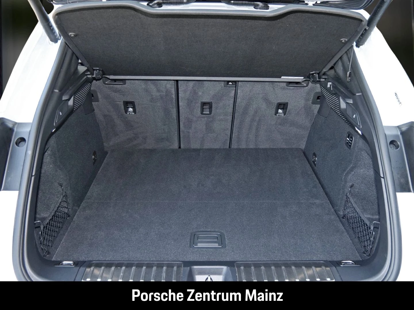 Porsche Macan 4 Luftfederung PASM 21-Zoll LED-Matrix -
