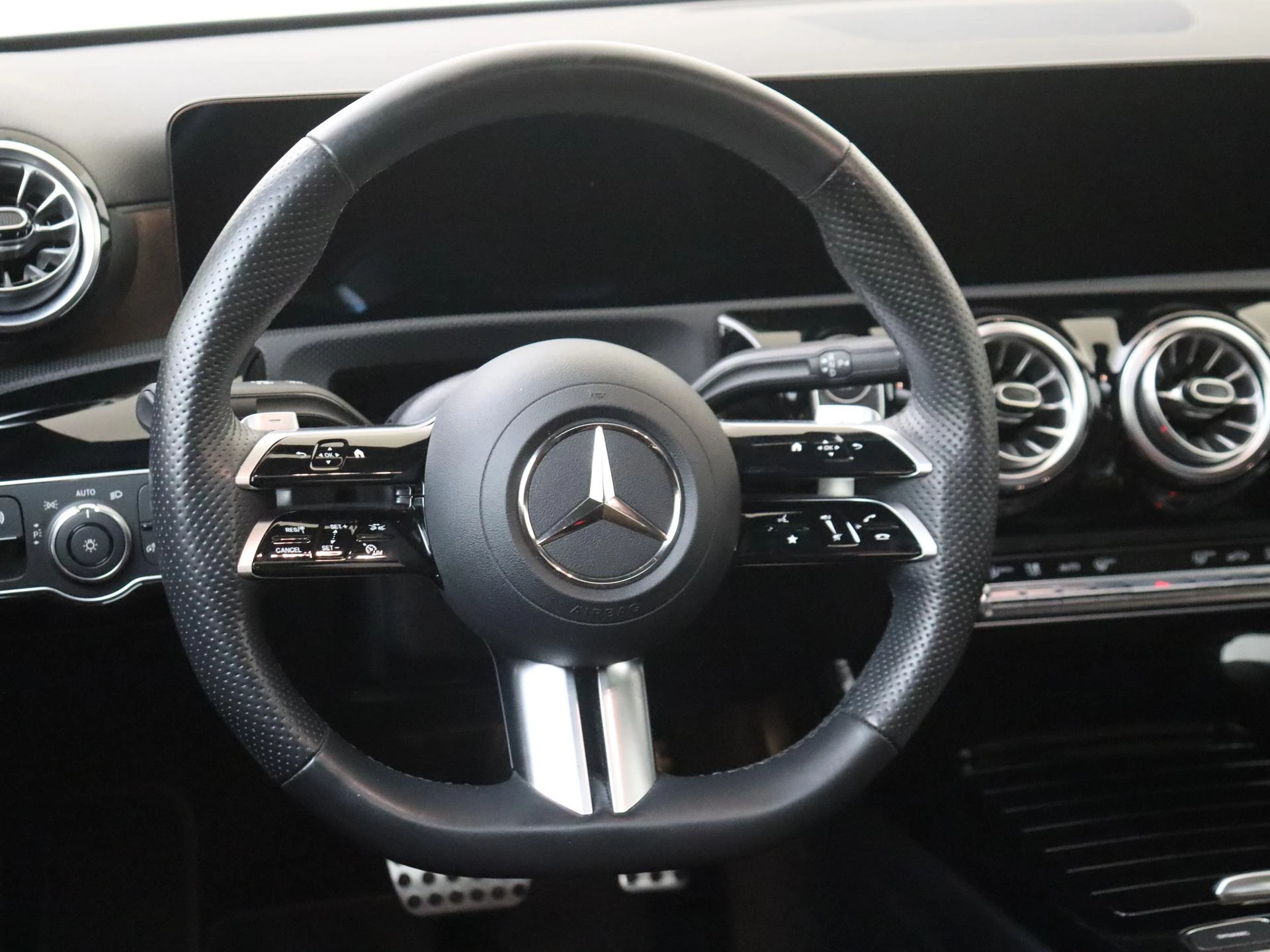 Mercedes-Benz A-Klasse 250 e Star Edition AMG Line