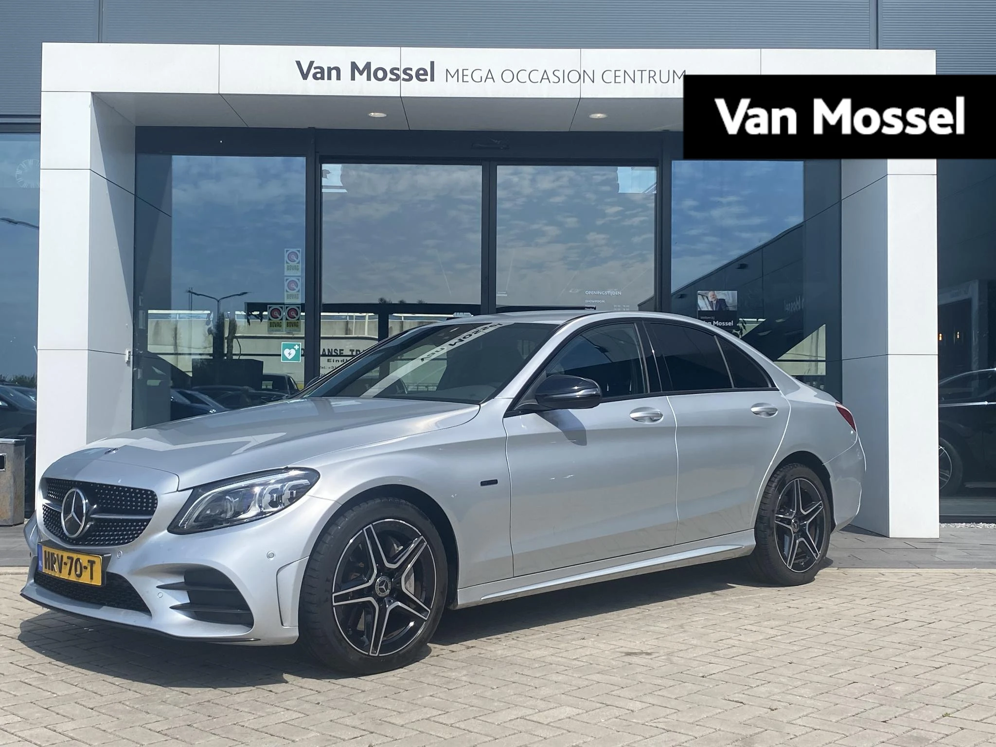 Mercedes-Benz-C-Klasse-image-0