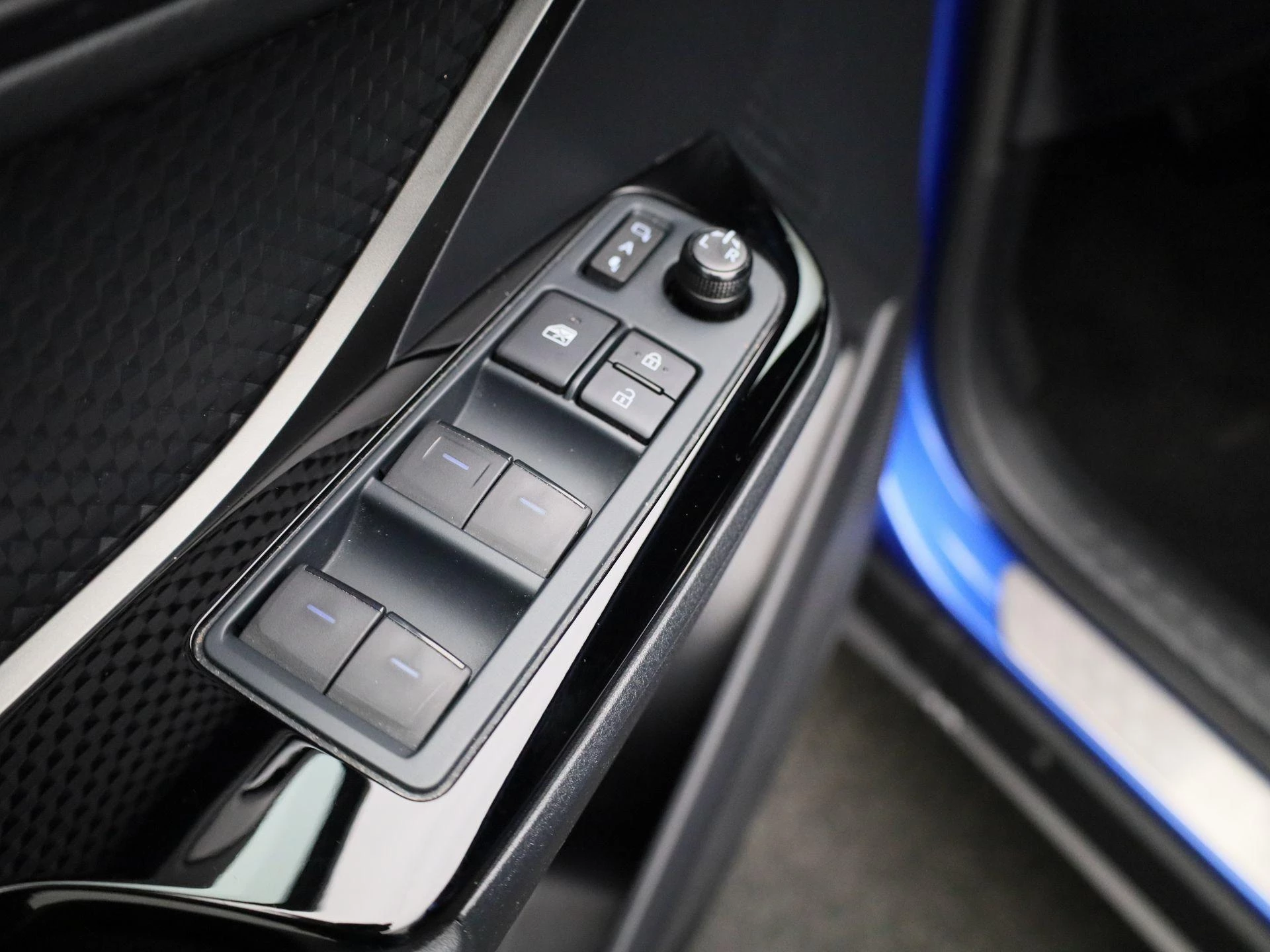 Toyota-C-HR-image-26