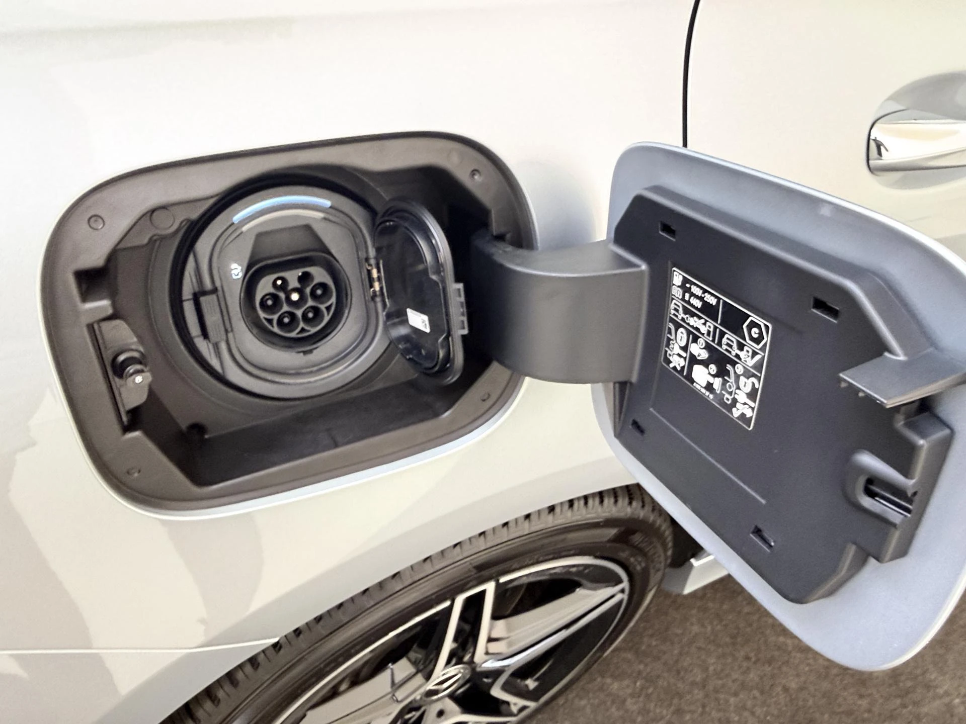 Mercedes-Benz B-Klasse 250 e Business Solution AMG