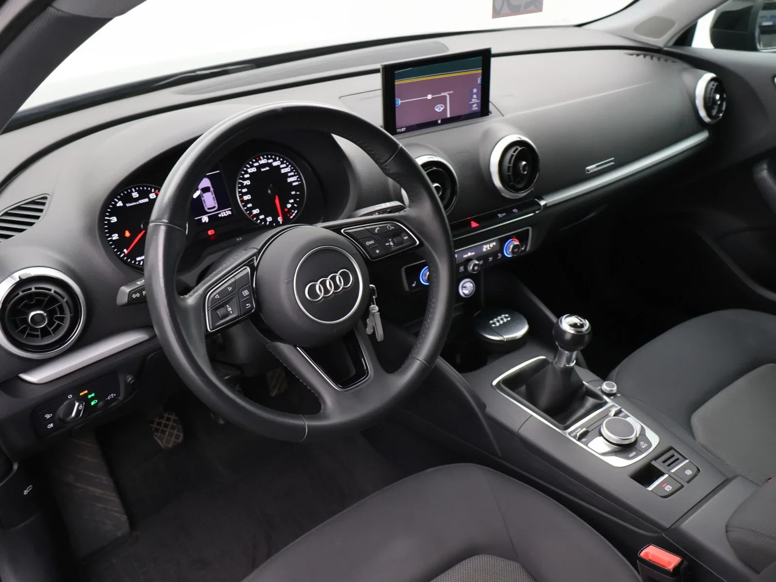 Audi A3 Sportback 30TFSI 116PK *TREKHAAK*CRUISE*NAVI*ZETELVERWARMING*BLTH*DAB RADIO*...*