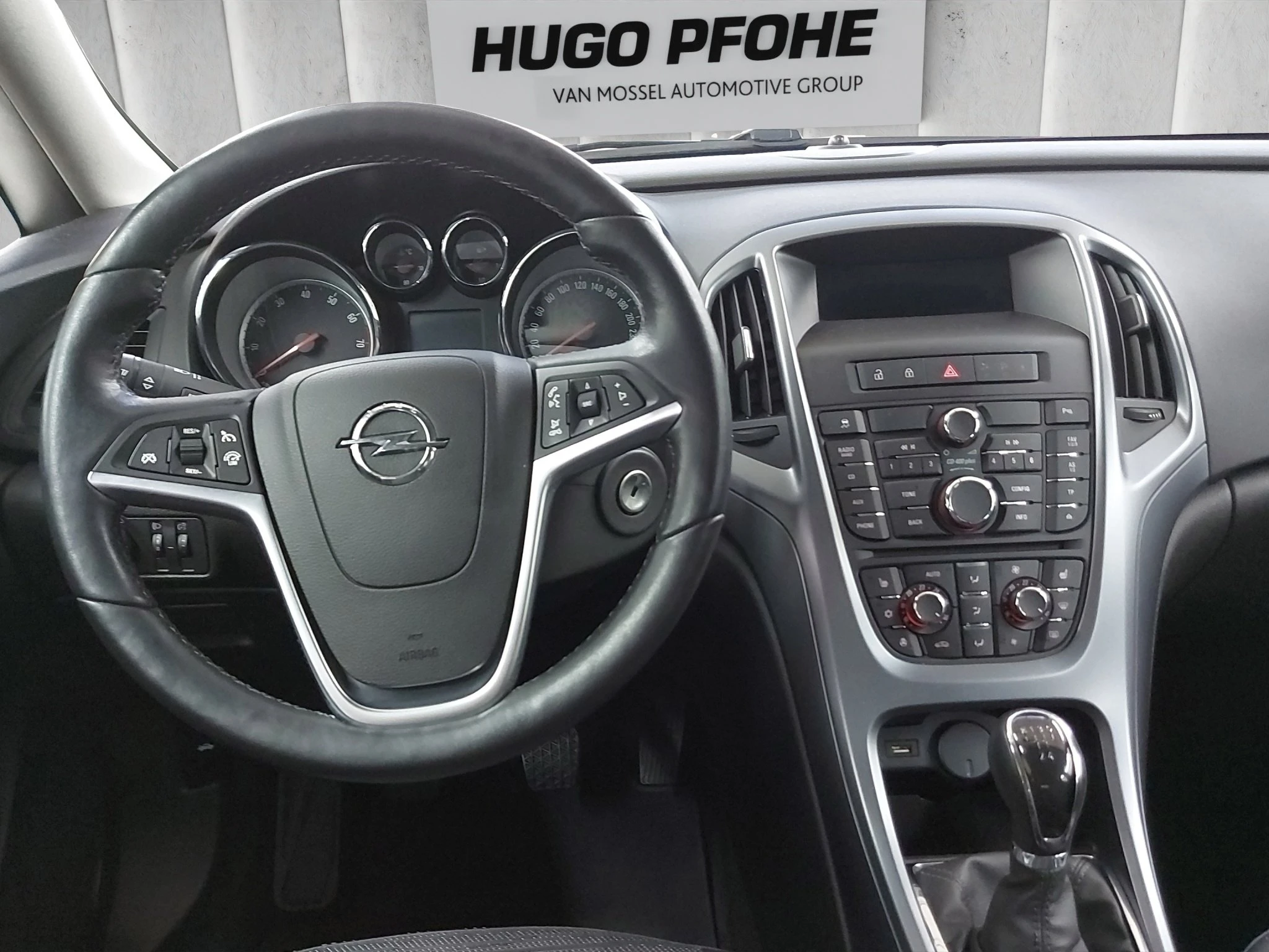 Opel-Astra-image-11