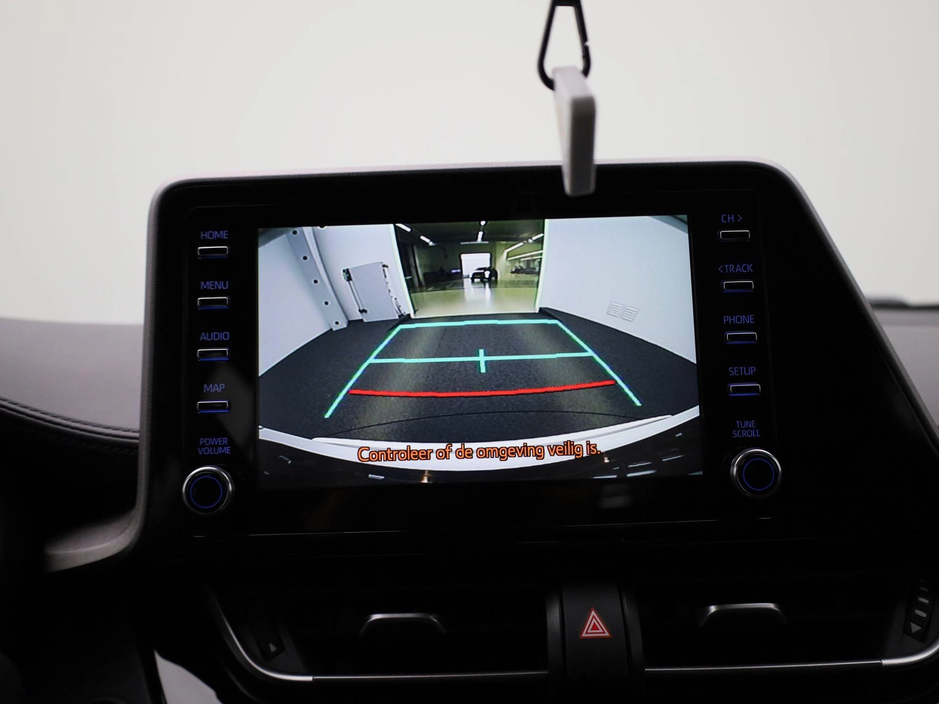 Toyota-C-HR-image-25