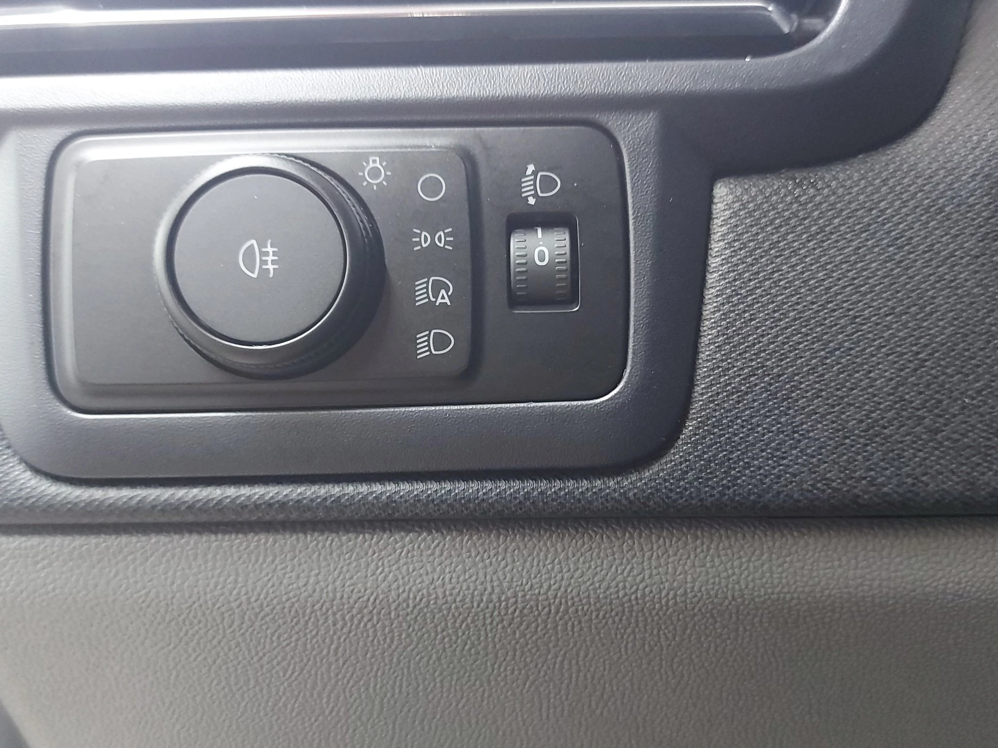 Ford-Tourneo Custom-image-18