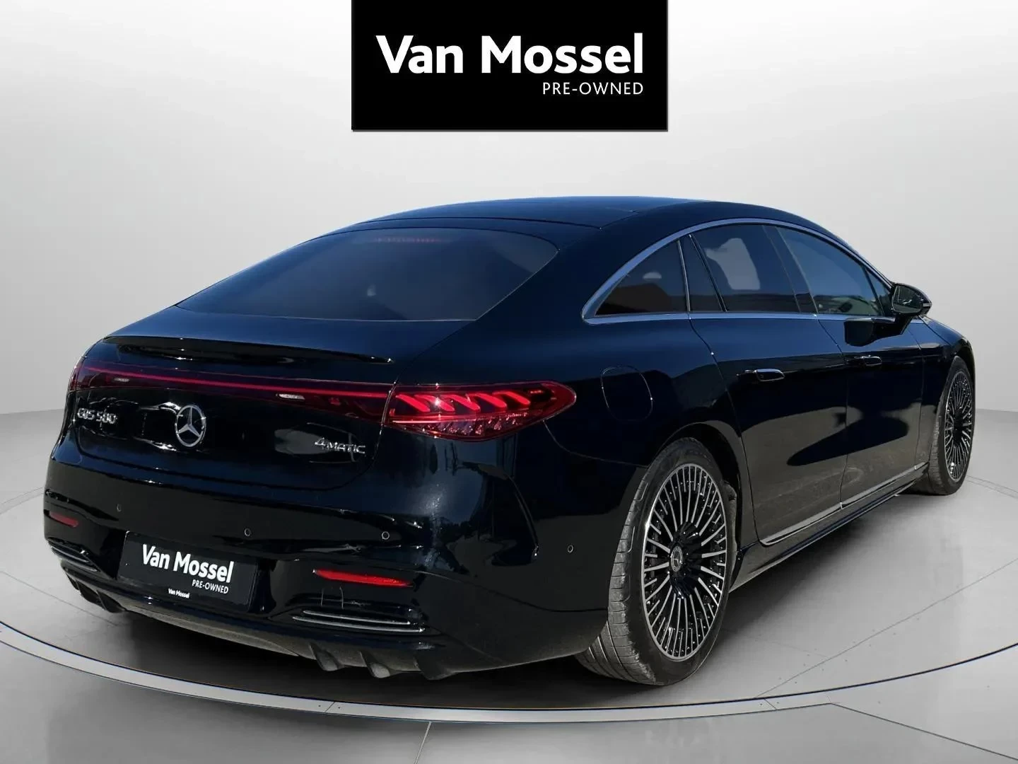 Mercedes-Benz-EQS-image-4