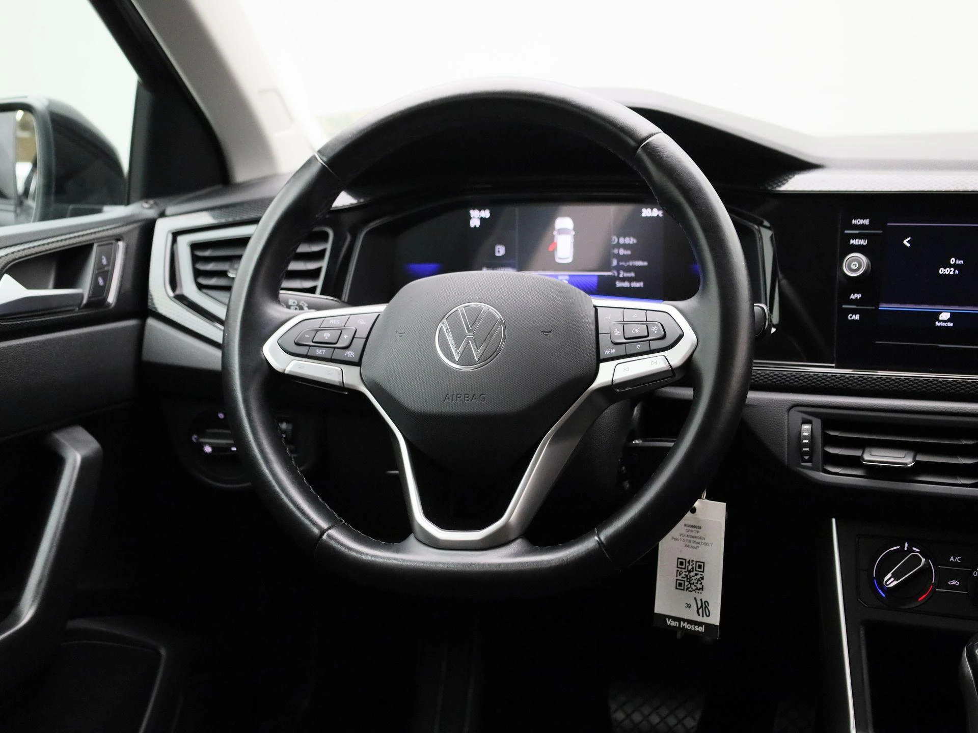 Volkswagen-Polo-image-9