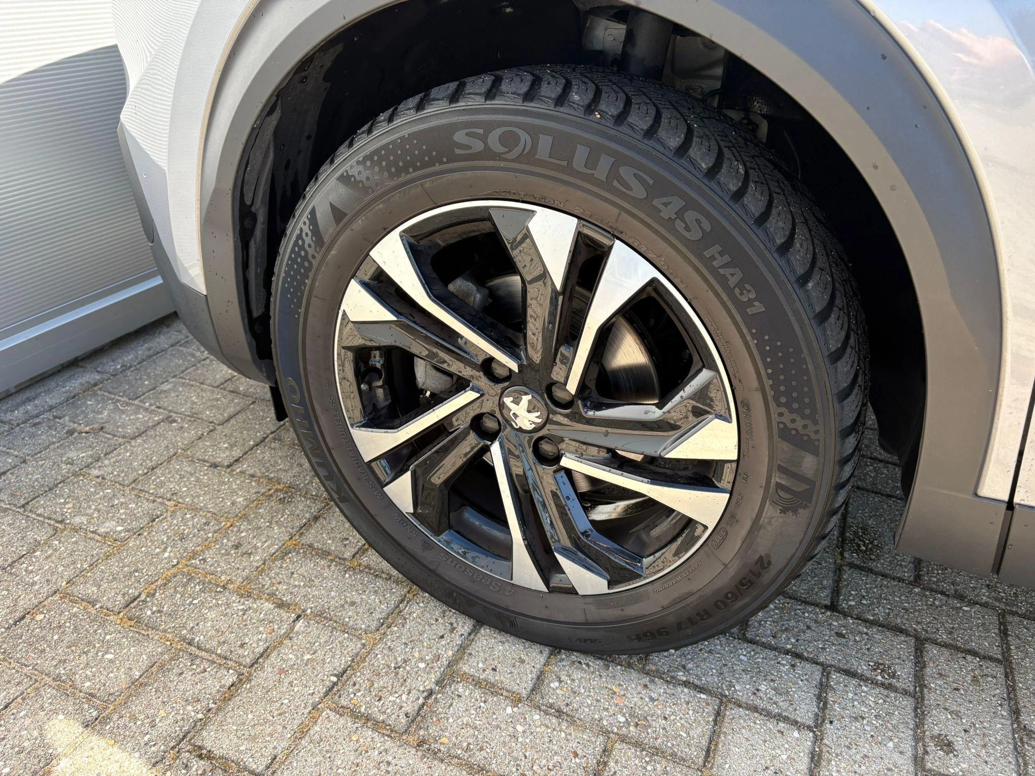 Peugeot-2008-image-18