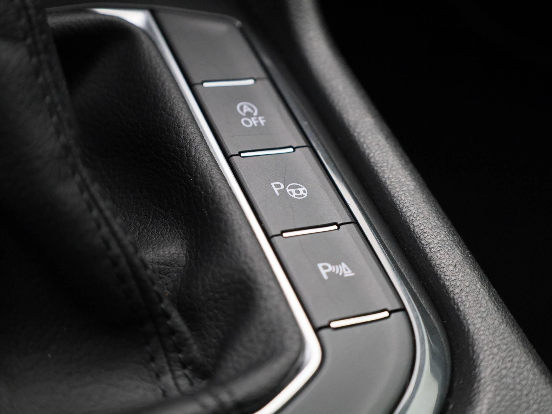 Volkswagen-Tiguan-image-23