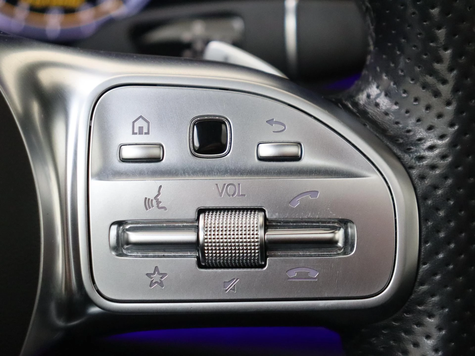 Mercedes-Benz-E-Klasse-image-13