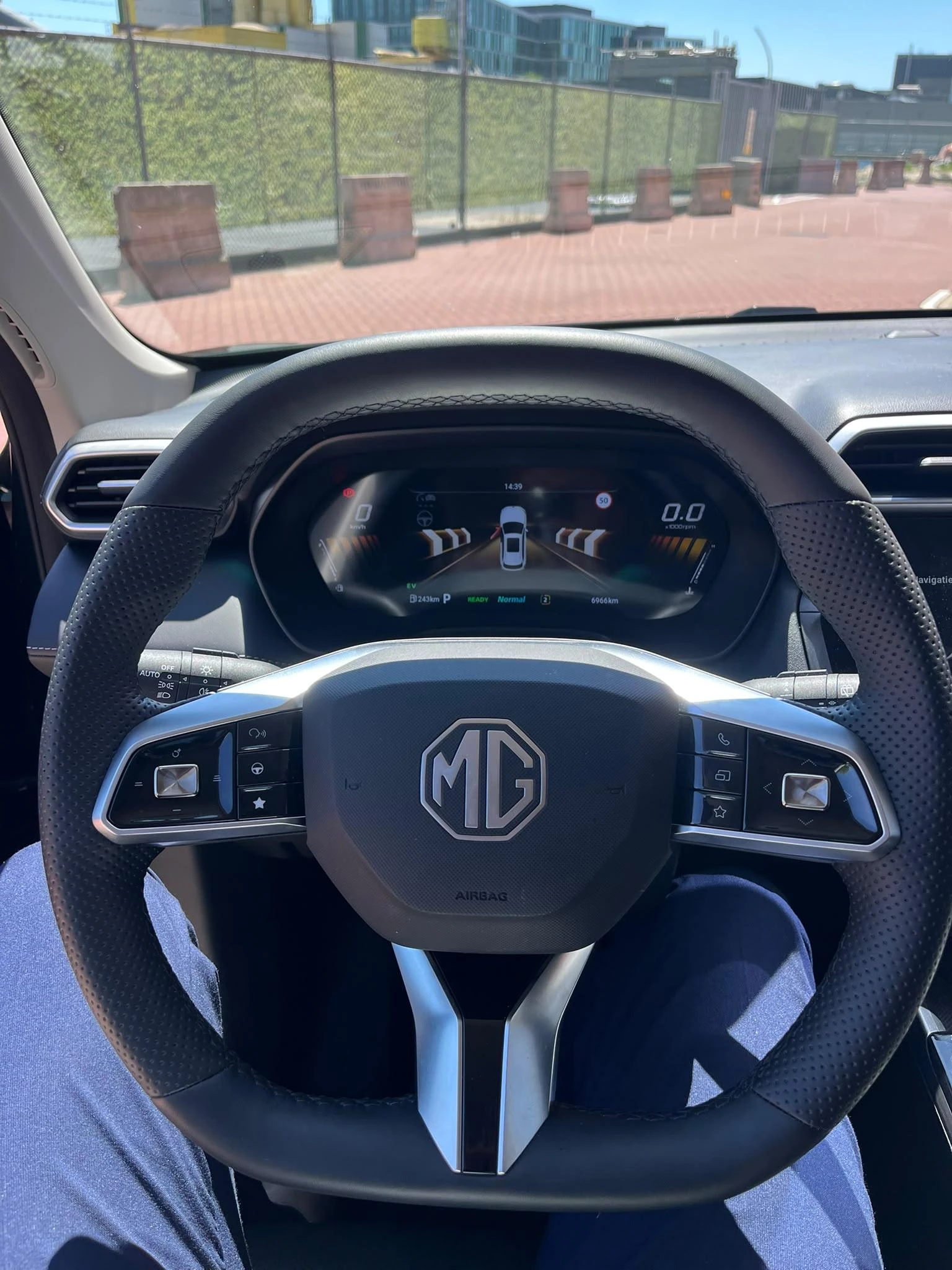 MG-ZS-image-10