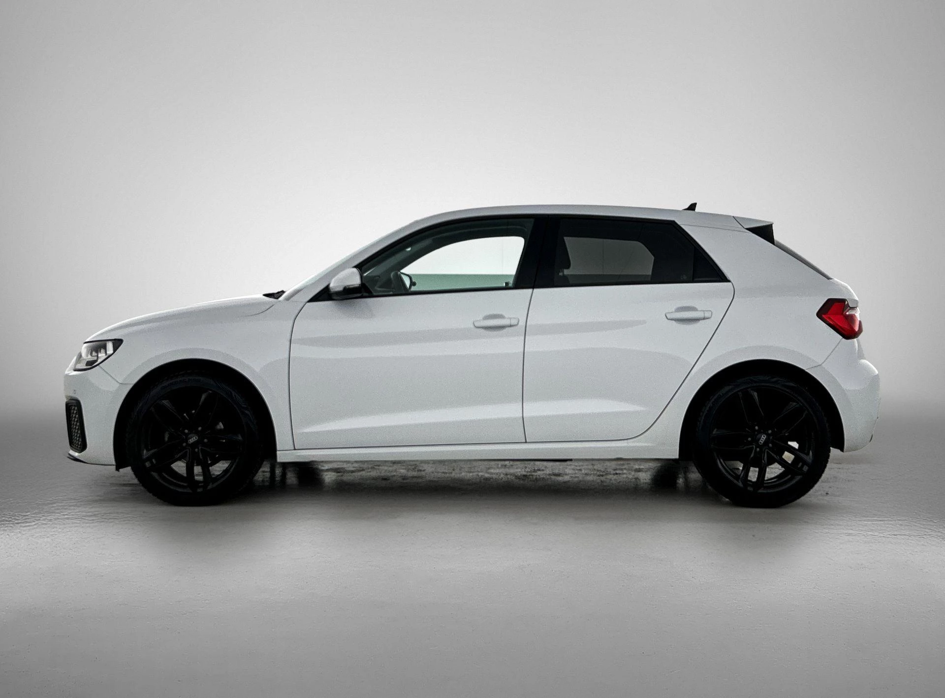 Audi-A1 Sportback-image-1