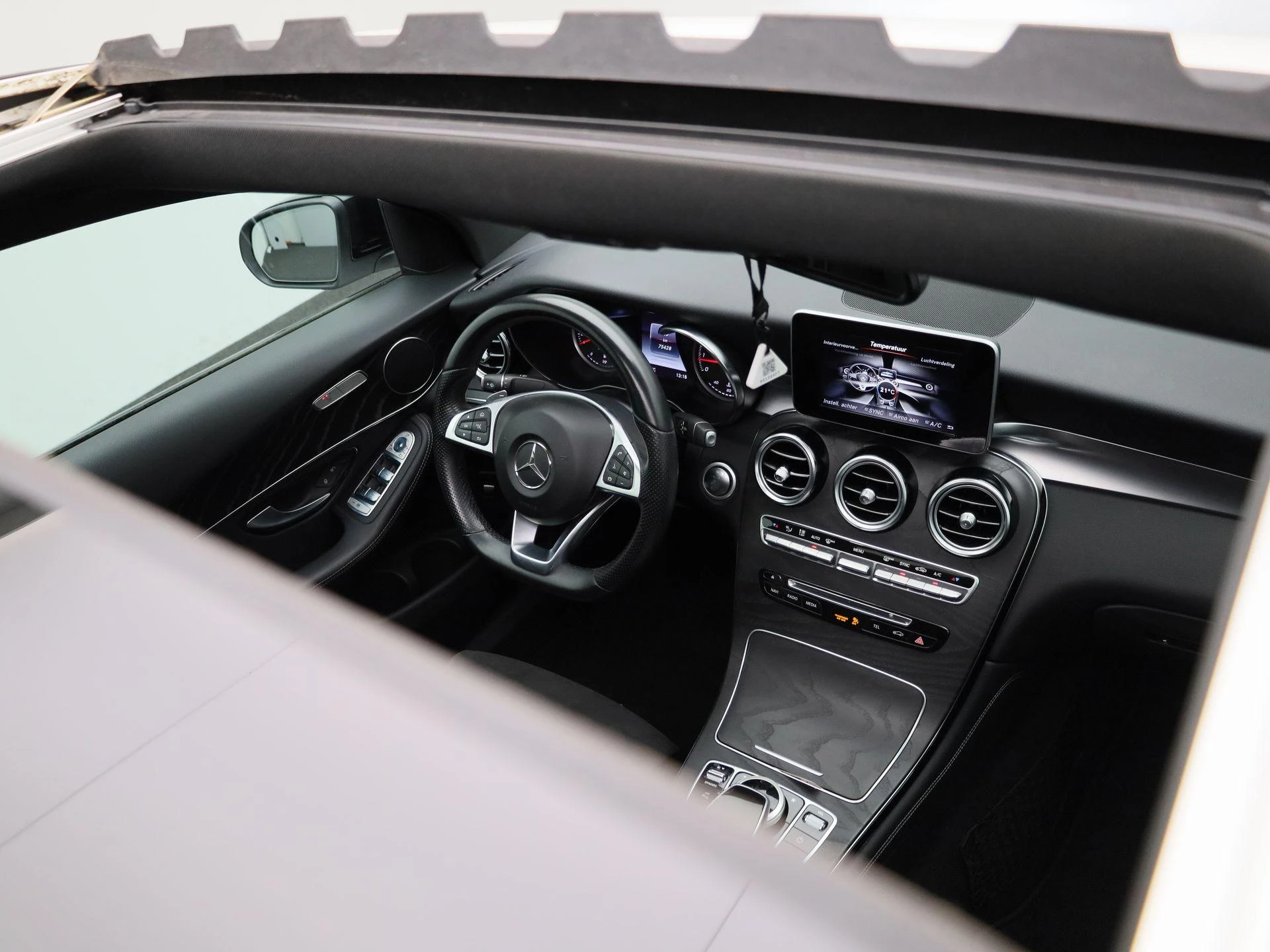 Mercedes-Benz-GLC-image-46